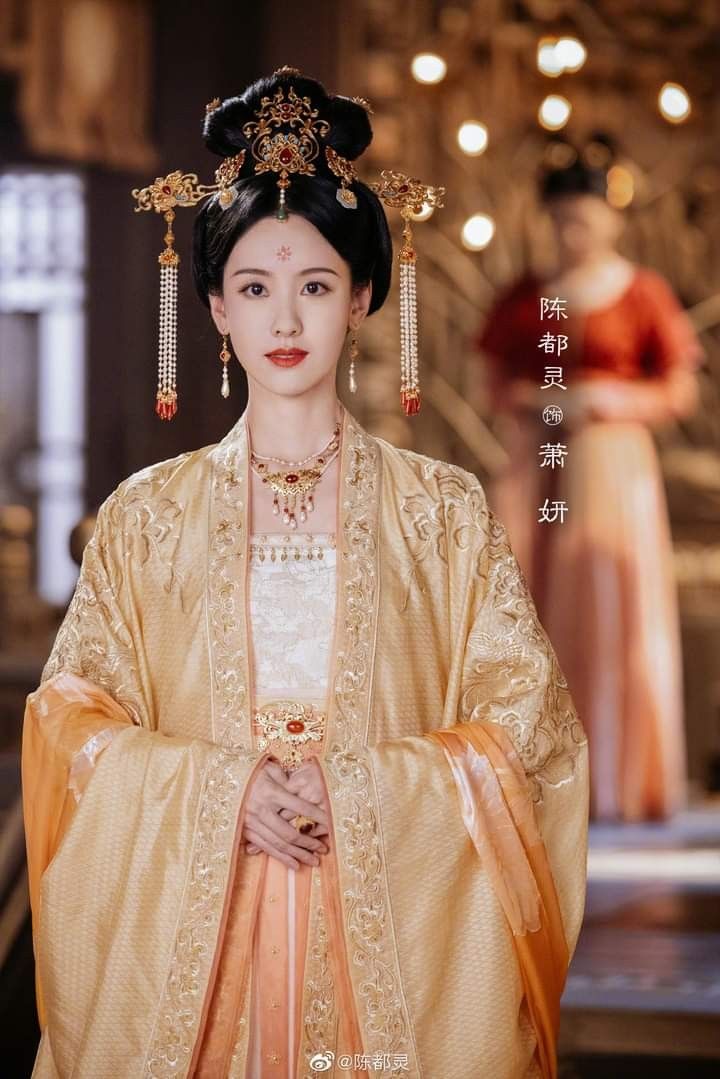 Pure Seductive Elegance:The Rise of Qipao in Modern Fashion Pure Seductive Elegance:The Rise of Qipao in Modern Fashion