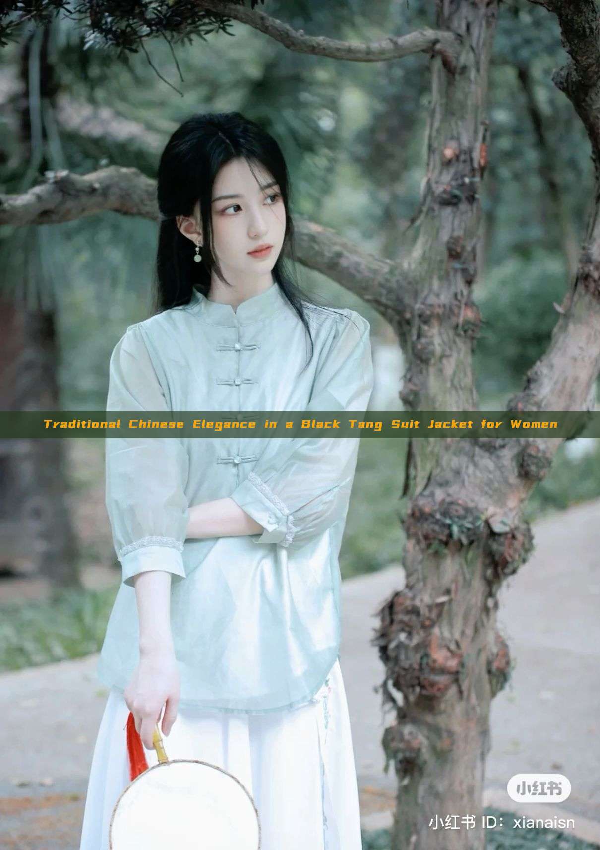 Traditional Chinese Elegance in a Black Tang Suit Jacket for Women
