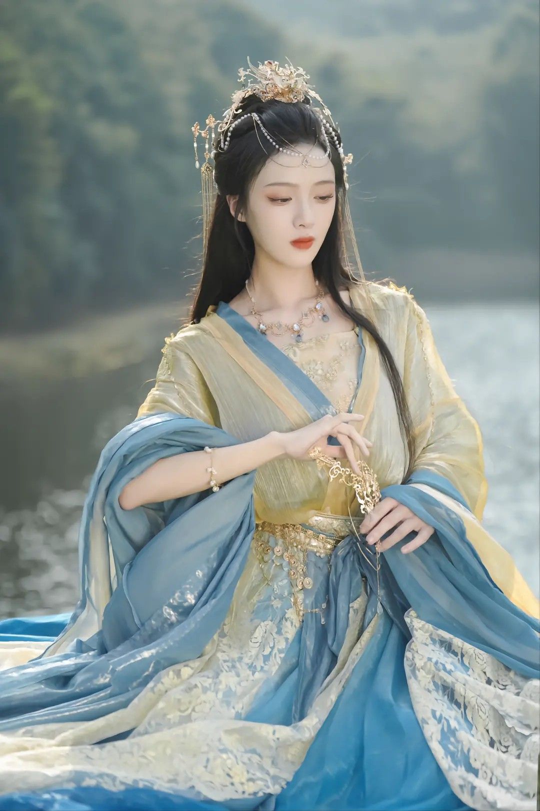Hanfu Mosaic Tower:A Glimpse into the Splendid World of Traditional Chinese Fashion Hanfu Mosaic Tower:A Glimpse into the Splendid World of Traditional Chinese Fashion