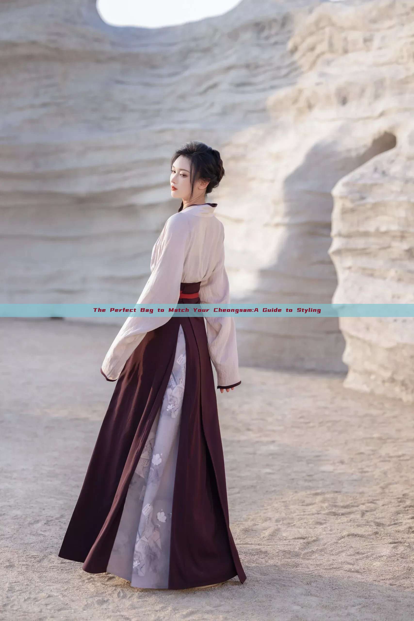 The Perfect Bag to Match Your Cheongsam:A Guide to Styling The Perfect Bag to Match Your Cheongsam:A Guide to Styling