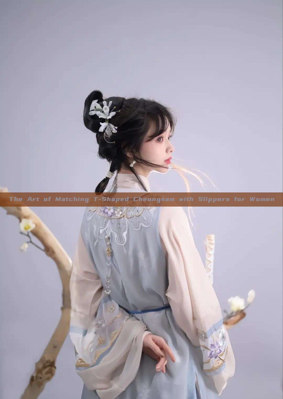 The Art of Matching T-Shaped Cheongsam with Slippers for Women The Art of Matching T-Shaped Cheongsam with Slippers for Women