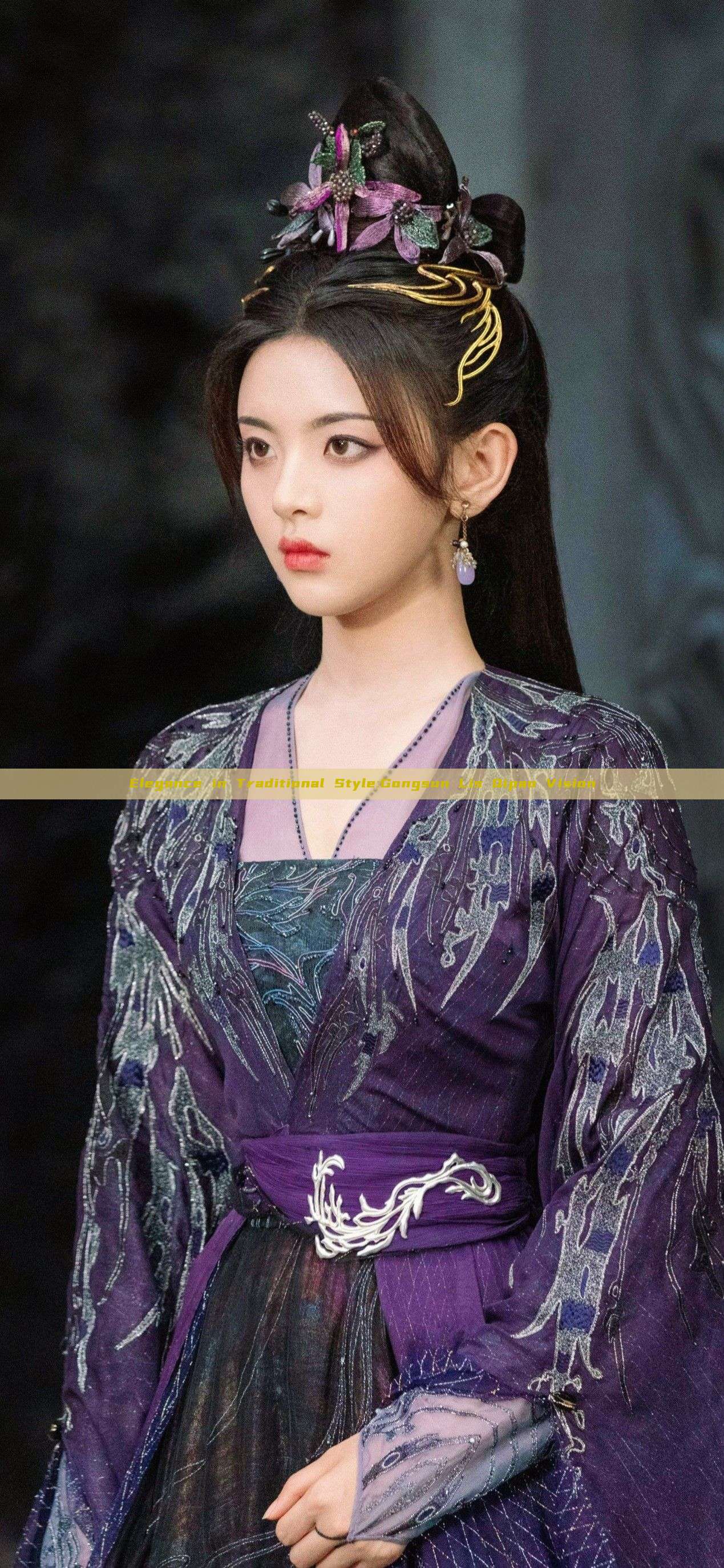 Elegance in Traditional Style:Gongsun Lis Qipao Vision Elegance in Traditional Style:Gongsun Lis Qipao Vision