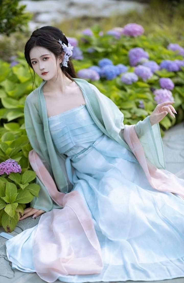Spring and Autumn Mid-Length Jacket to Match Qipao Cheongsam:A Guide to Styling Spring and Autumn Mid-Length Jacket to Match Qipao Cheongsam:A Guide to Styling