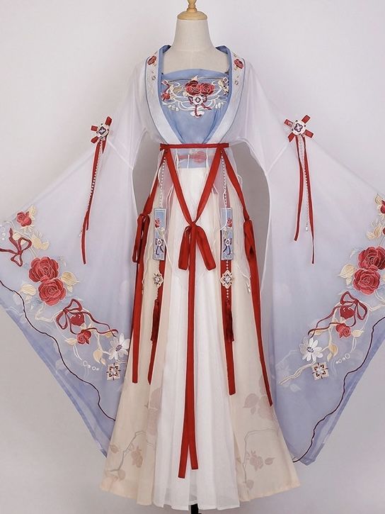 Little Girl in a Silk-Blend Hanfu:The Charm of Traditional Chinese Elegance Little Girl in a Silk-Blend Hanfu:The Charm of Traditional Chinese Elegance