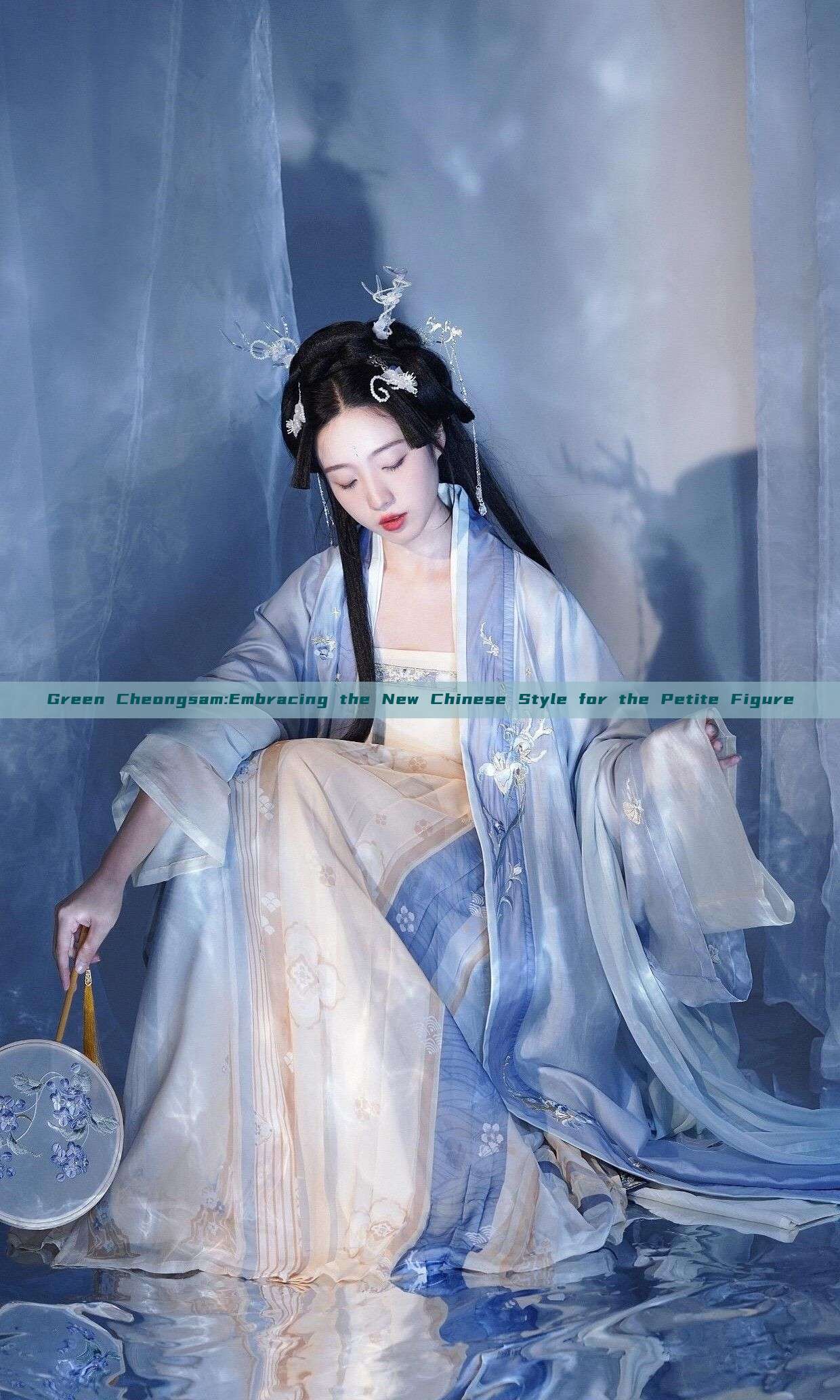 Green Cheongsam:Embracing the New Chinese Style for the Petite Figure Green Cheongsam:Embracing the New Chinese Style for the Petite Figure