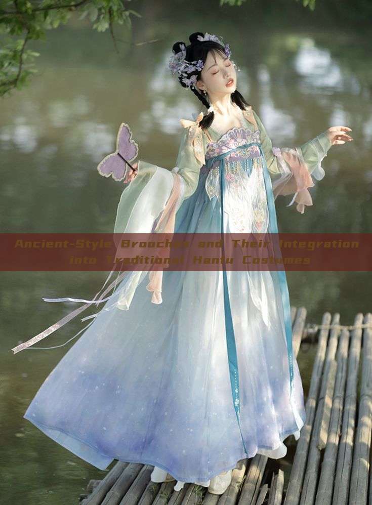Ancient-Style Brooches and Their Integration into Traditional Hanfu Costumes Ancient-Style Brooches and Their Integration into Traditional Hanfu Costumes