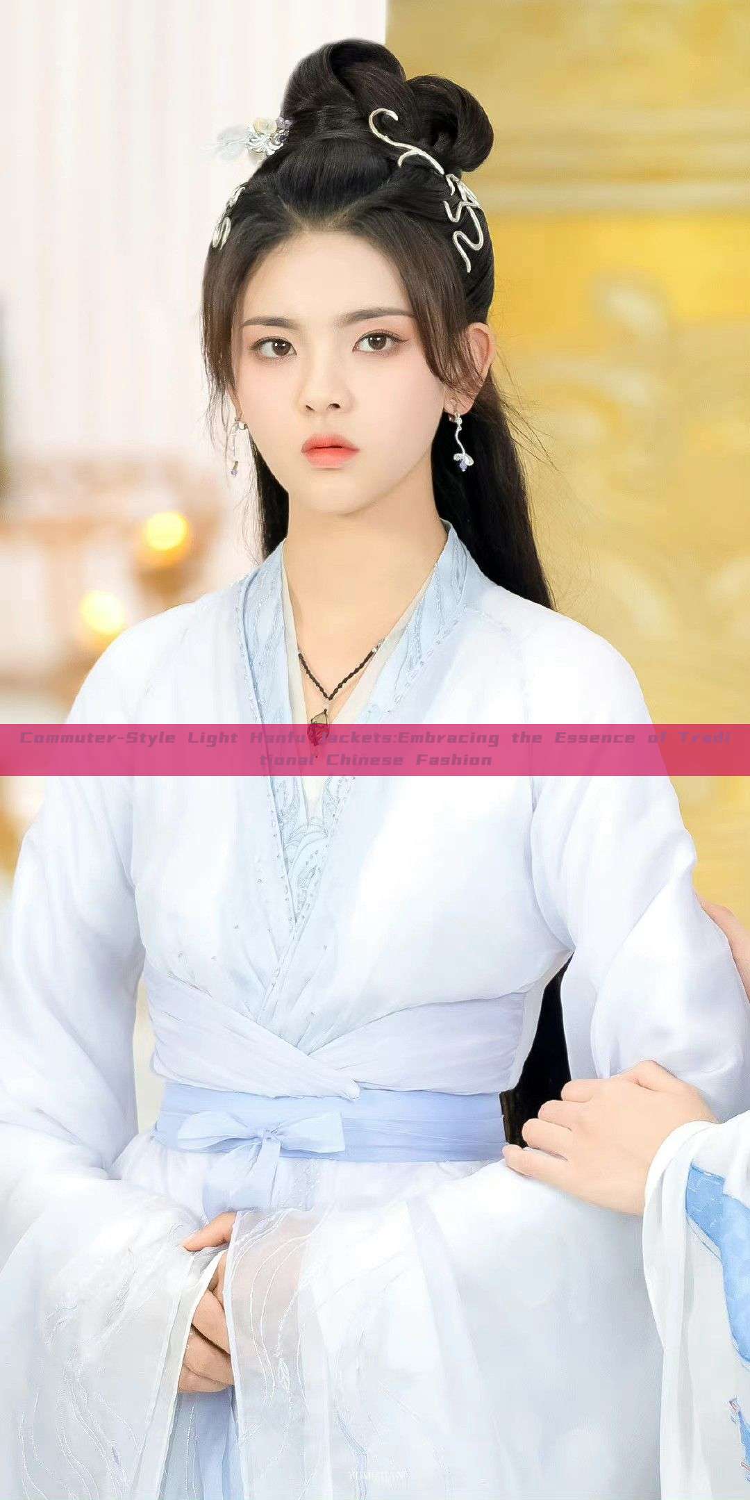 Commuter-Style Light Hanfu Jackets:Embracing the Essence of Traditional Chinese Fashion Commuter-Style Light Hanfu Jackets:Embracing the Essence of Traditional Chinese Fashion