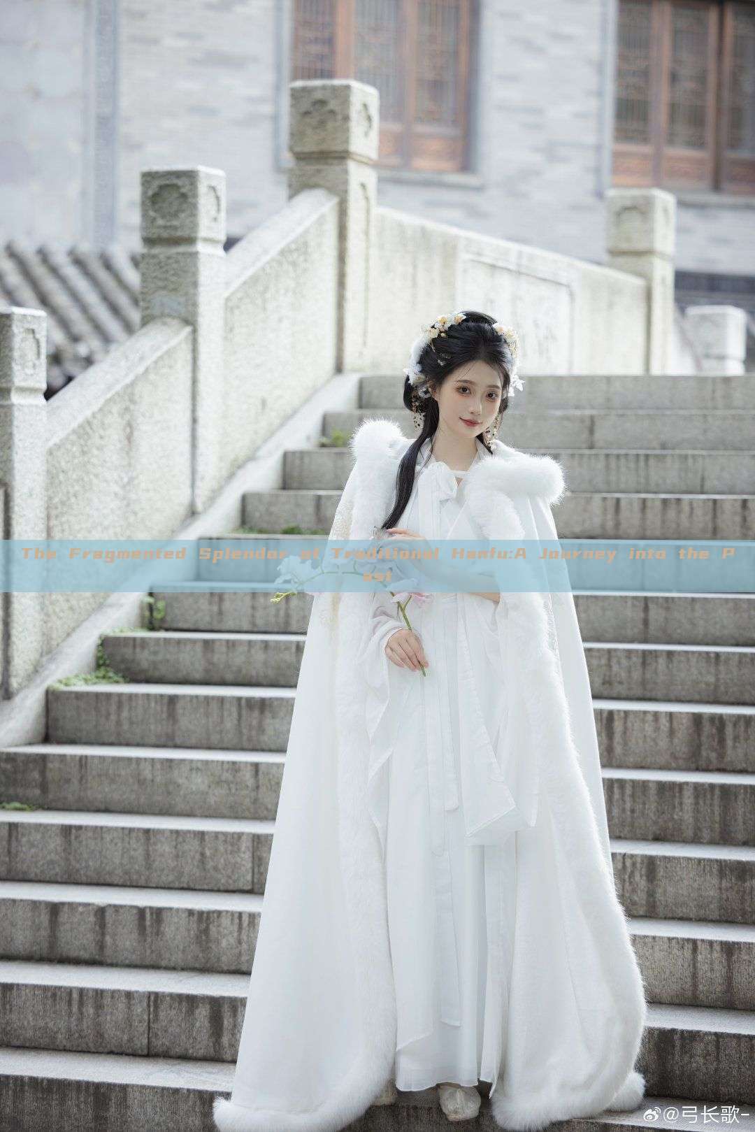 The Fragmented Splendor of Traditional Hanfu:A Journey into the Past