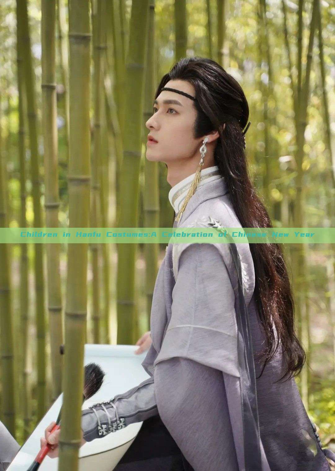 Children in Hanfu Costumes:A Celebration of Chinese New Year