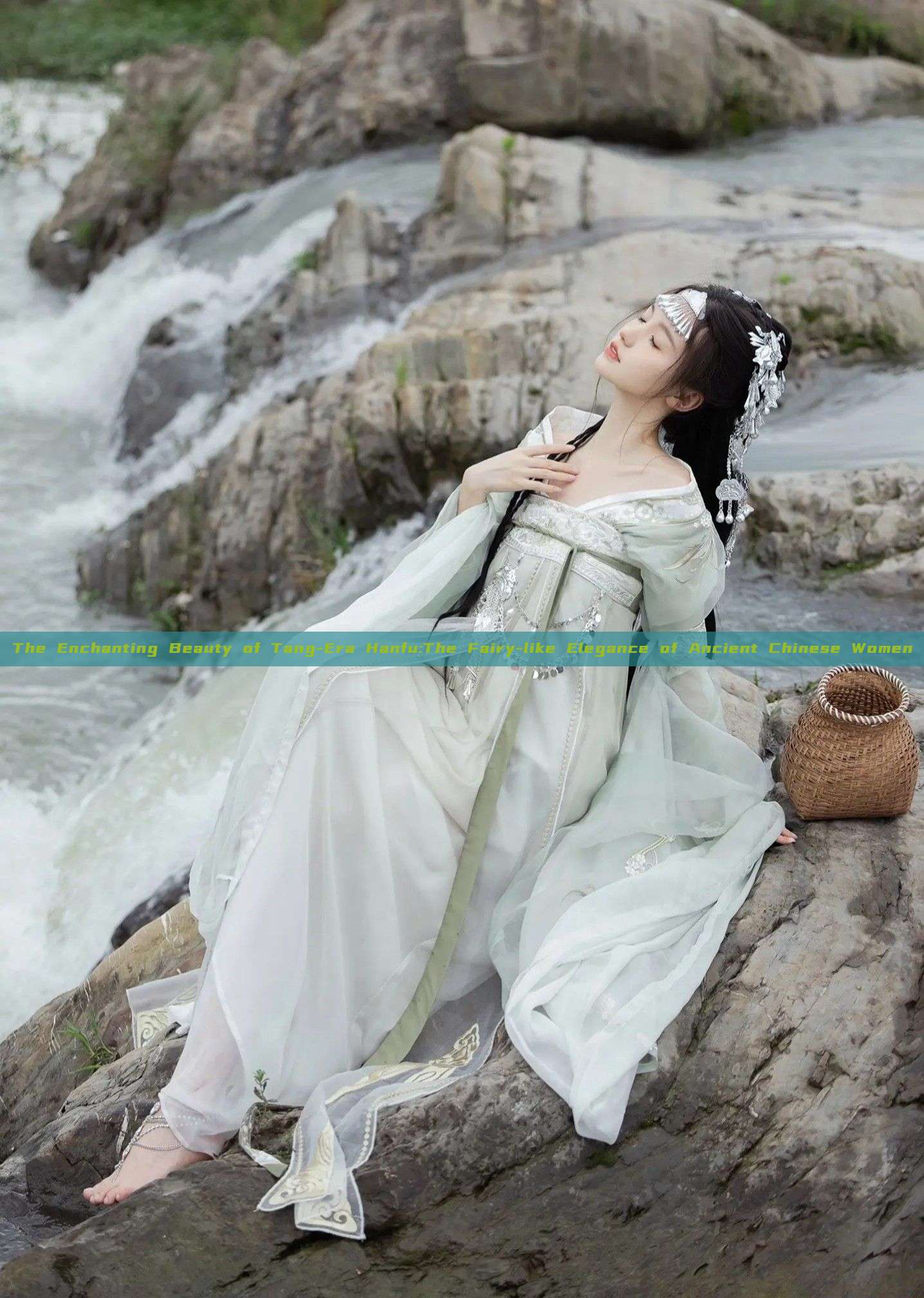 The Enchanting Beauty of Tang-Era Hanfu:The Fairy-like Elegance of Ancient Chinese Women The Enchanting Beauty of Tang-Era Hanfu:The Fairy-like Elegance of Ancient Chinese Women