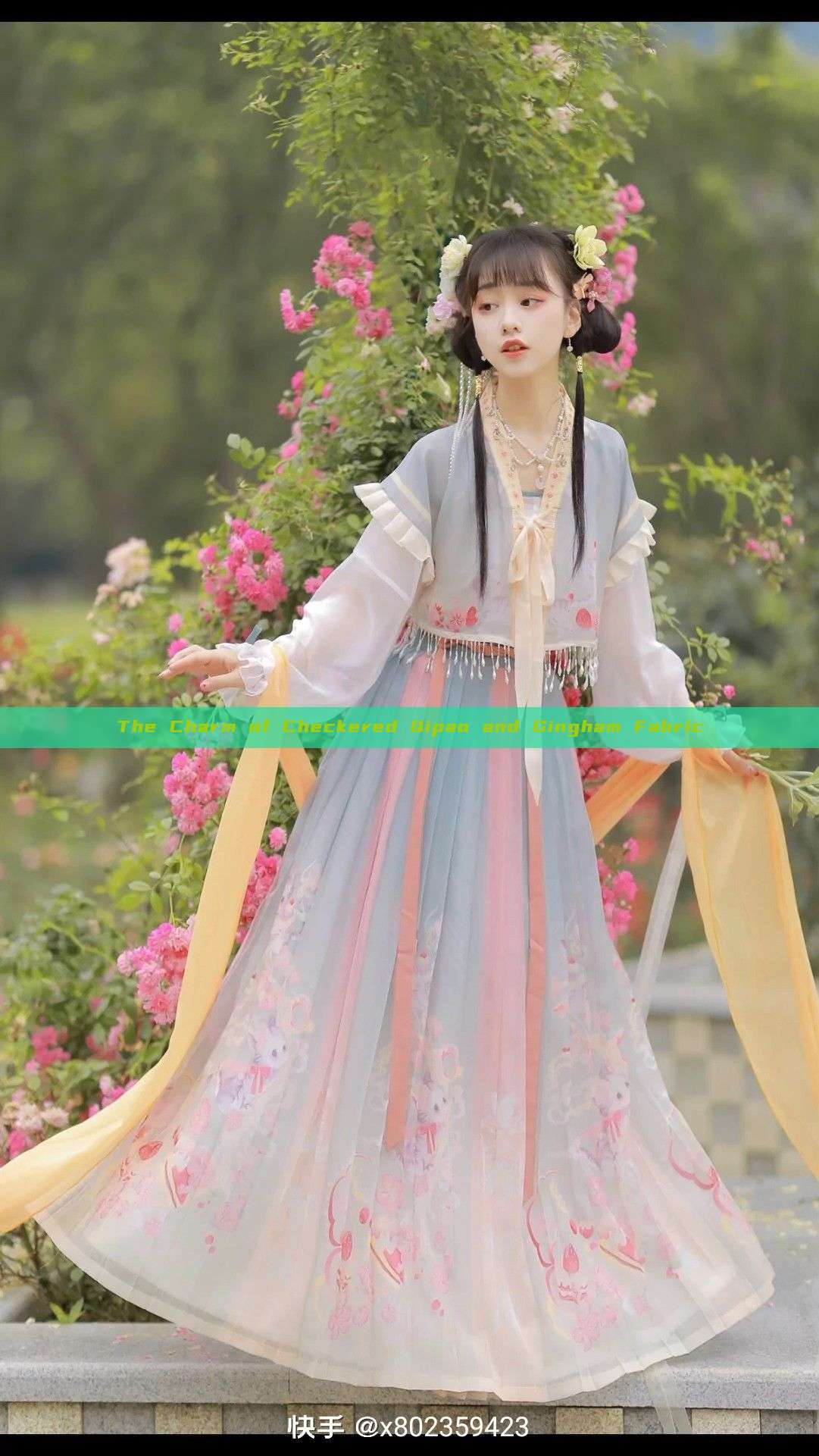 The Charm of Checkered Qipao and Gingham Fabric The Charm of Checkered Qipao and Gingham Fabric