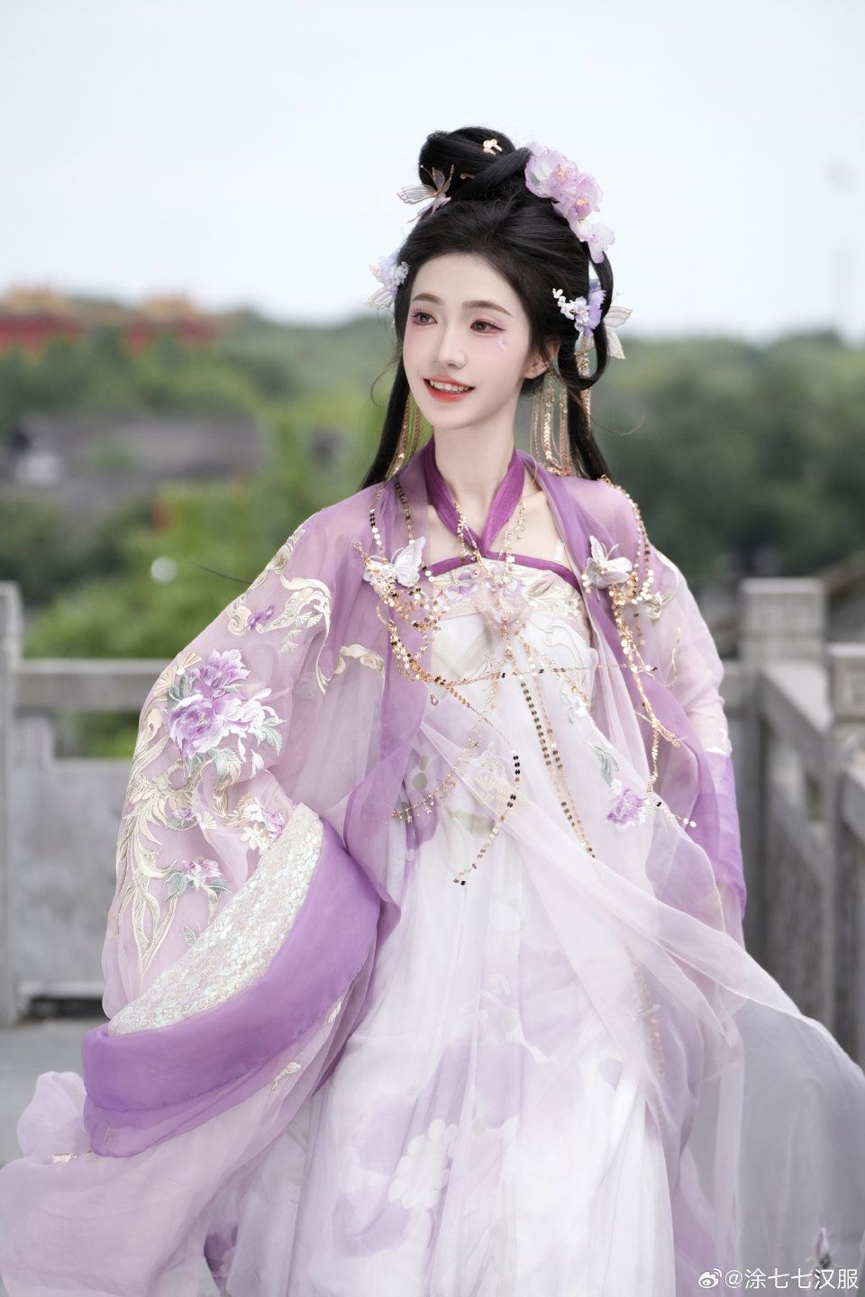 Summer Fashion Trends for 9-Year-Old Girls:The Charm of Traditional Chinese Hanfu Clothing Summer Fashion Trends for 9-Year-Old Girls:The Charm of Traditional Chinese Hanfu Clothing