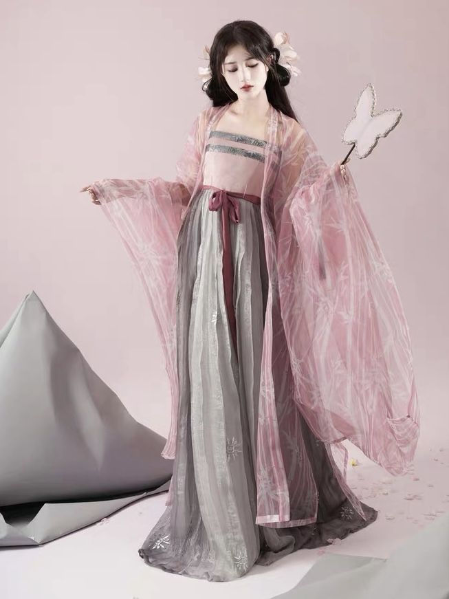 Custom-made Cheongsam:The Journey of Private Tailoring Custom-made Cheongsam:The Journey of Private Tailoring