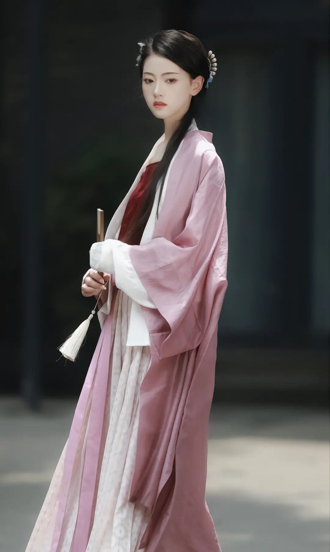 Ancient Chinese-Style Robes with Swirling Capelets and Puff-Fronted Shawls Ancient Chinese-Style Robes with Swirling Capelets and Puff-Fronted Shawls