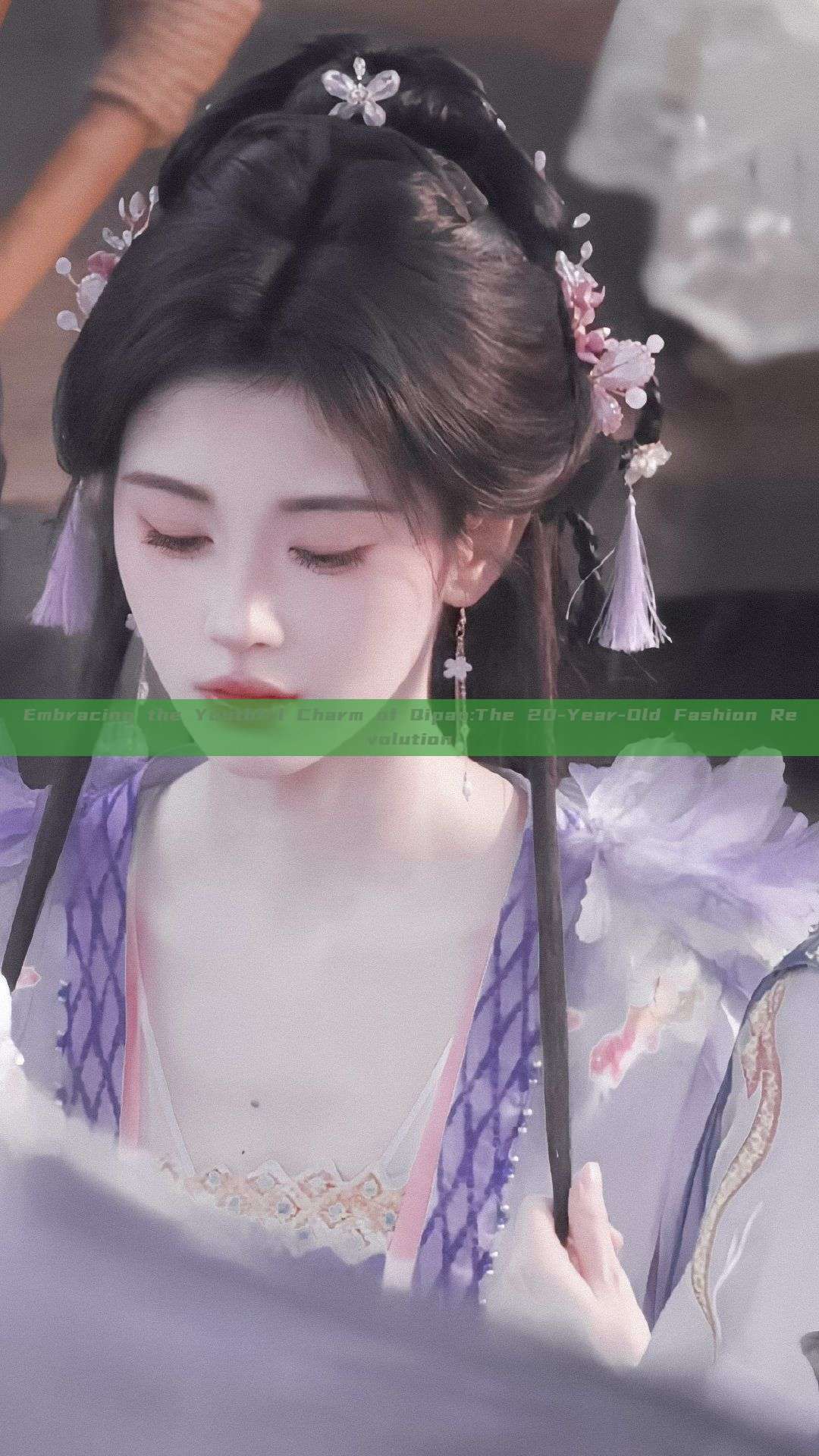 Embracing the Youthful Charm of Qipao:The 20-Year-Old Fashion Revolution