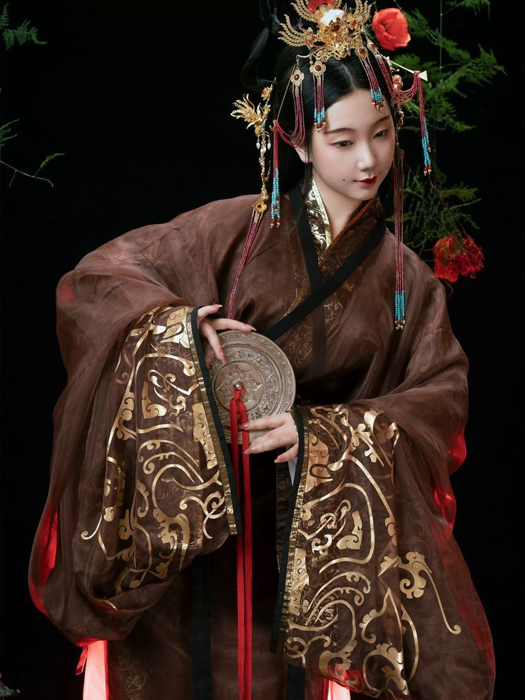 Children in the Splendor of Hanfu White:A Journey into Traditional Chinese Childhood Fashion Children in the Splendor of Hanfu White:A Journey into Traditional Chinese Childhood Fashion
