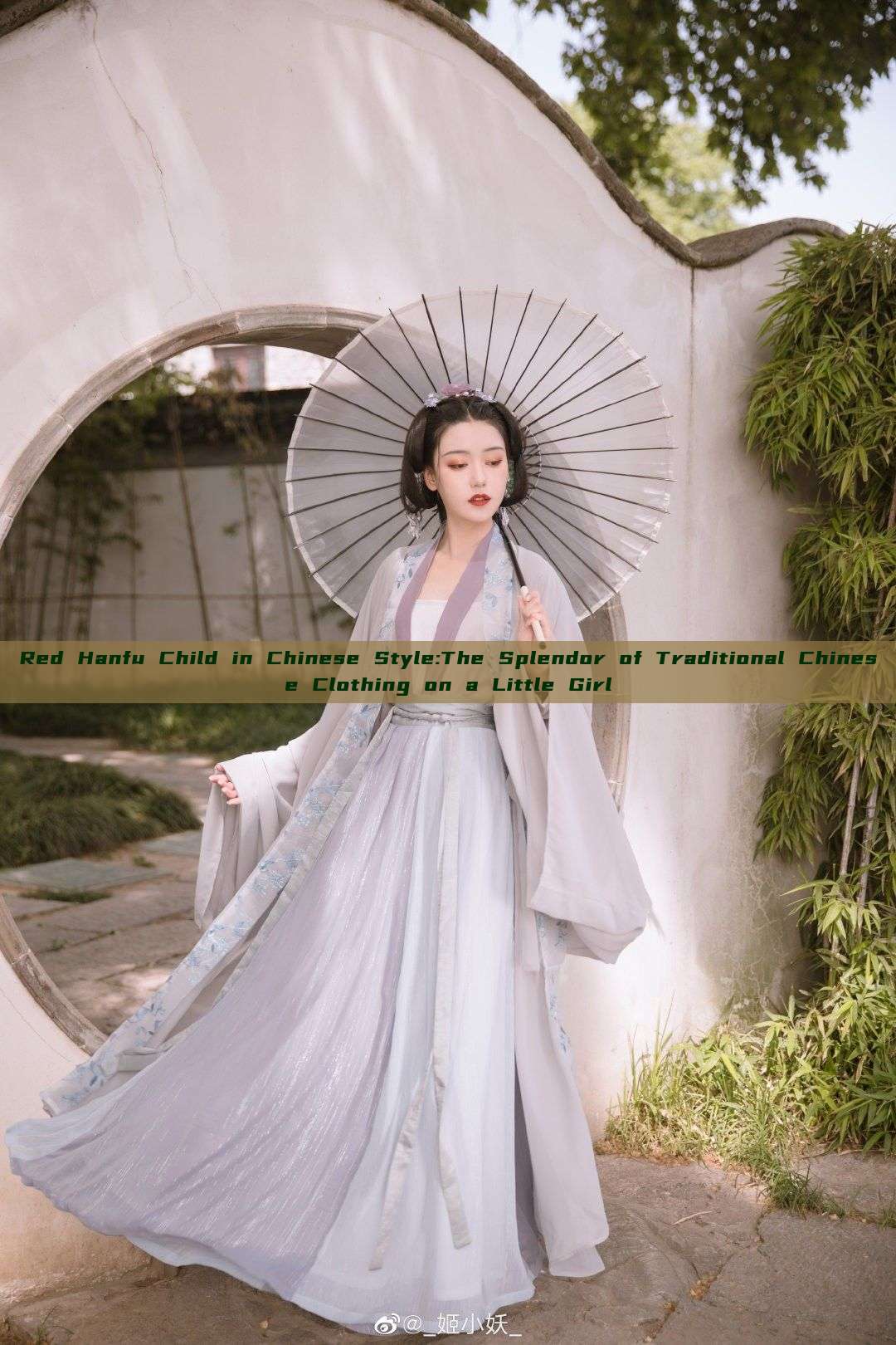Red Hanfu Child in Chinese Style:The Splendor of Traditional Chinese Clothing on a Little Girl Red Hanfu Child in Chinese Style:The Splendor of Traditional Chinese Clothing on a Little Girl