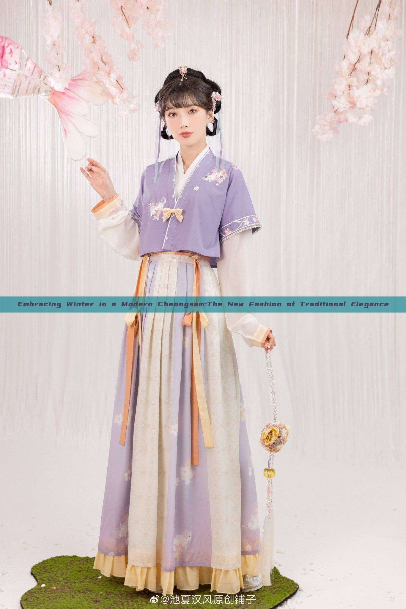Embracing Winter in a Modern Cheongsam:The New Fashion of Traditional Elegance Embracing Winter in a Modern Cheongsam:The New Fashion of Traditional Elegance