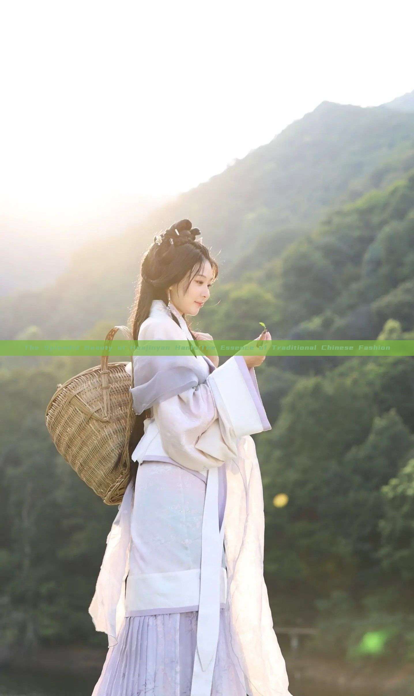 The Splendid Beauty of Huajinyan Hanfu:The Essence of Traditional Chinese Fashion The Splendid Beauty of Huajinyan Hanfu:The Essence of Traditional Chinese Fashion