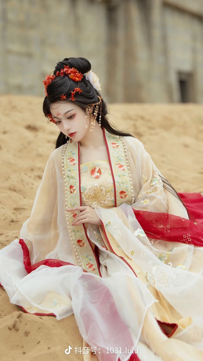 Original Hanfu Styles at ChaocíJian:A Journey into Traditional Elegance Original Hanfu Styles at ChaocíJian:A Journey into Traditional Elegance