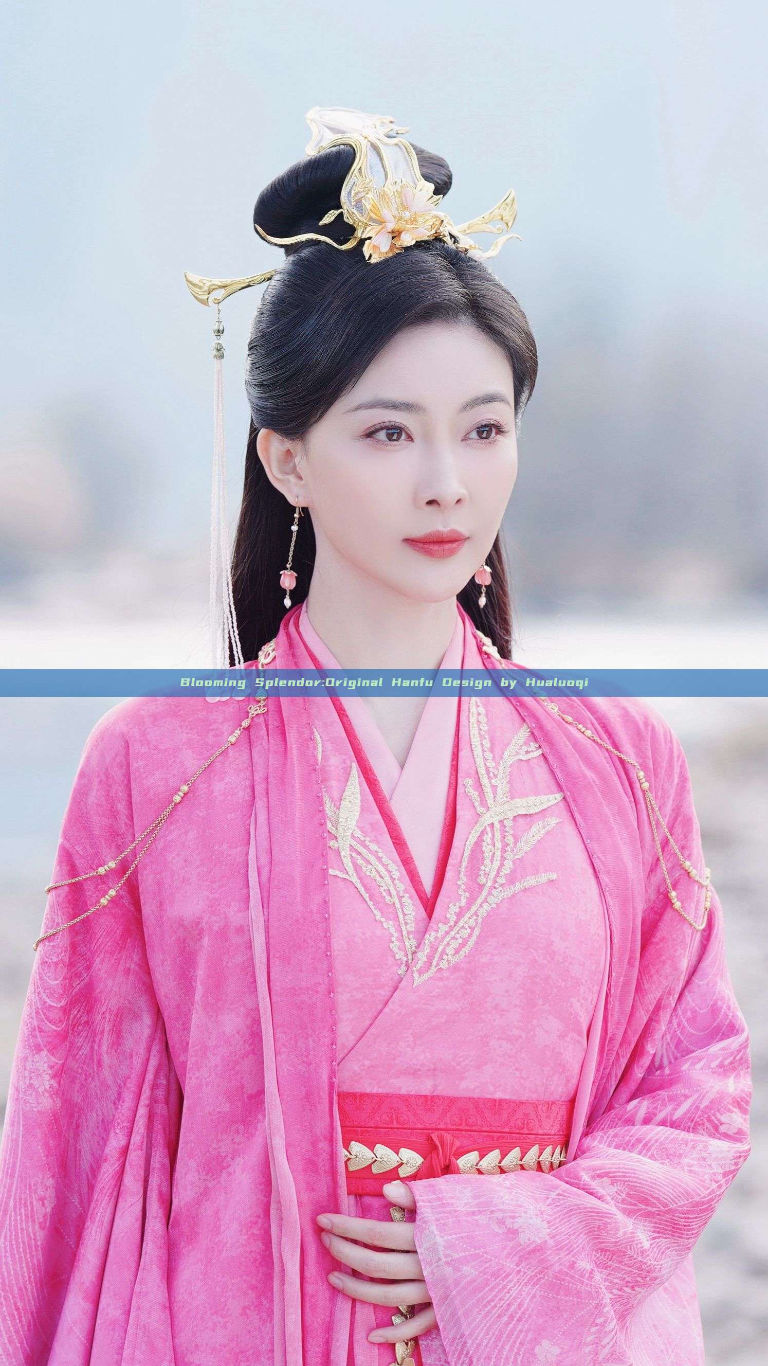 Blooming Splendor:Original Hanfu Design by Hualuoqi Blooming Splendor:Original Hanfu Design by Hualuoqi