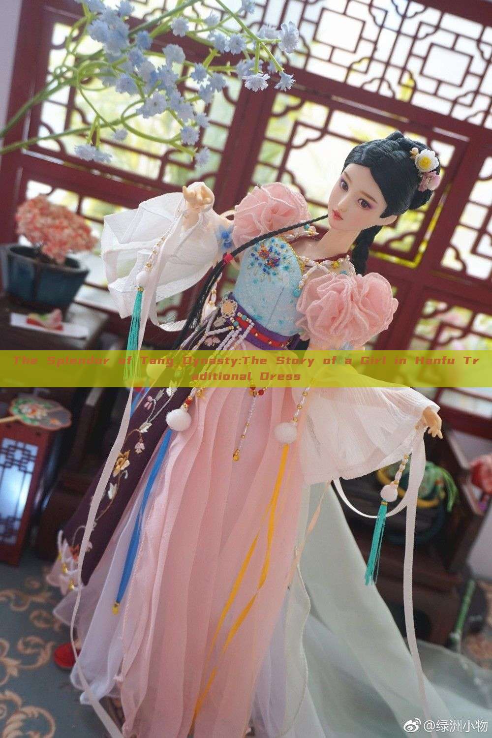 The Splendor of Tang Dynasty:The Story of a Girl in Hanfu Traditional Dress The Splendor of Tang Dynasty:The Story of a Girl in Hanfu Traditional Dress