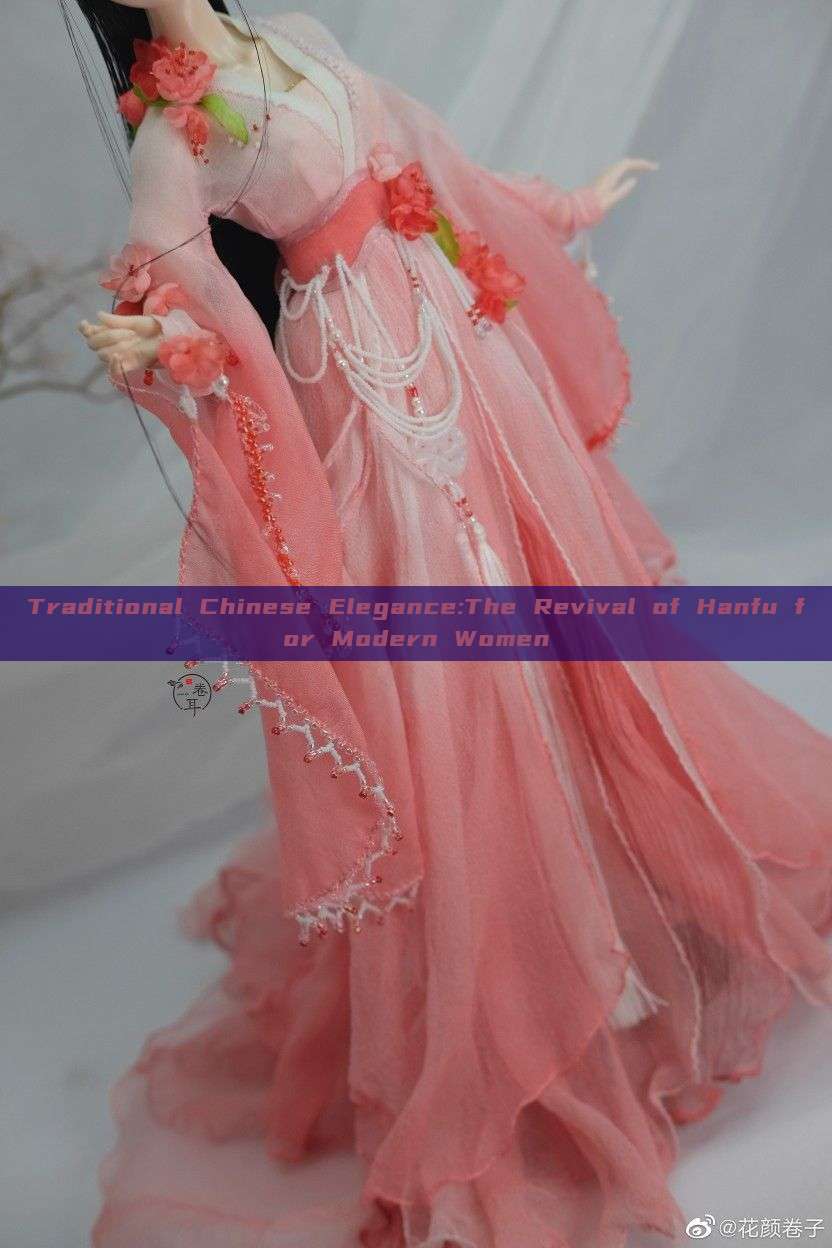 Traditional Chinese Elegance:The Revival of Hanfu for Modern Women Traditional Chinese Elegance:The Revival of Hanfu for Modern Women