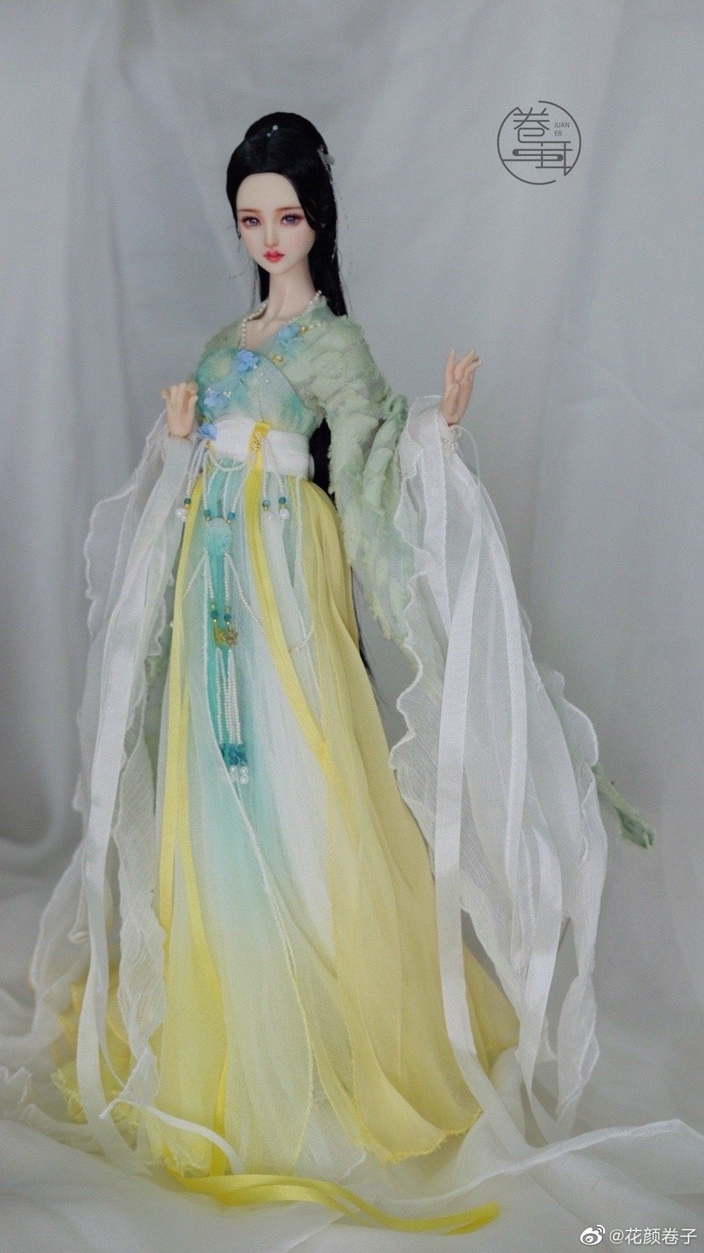 The Splendor of Tang-Style Hezi Skirt:A Journey into Traditional Chinese Hanfu Fashion The Splendor of Tang-Style Hezi Skirt:A Journey into Traditional Chinese Hanfu Fashion
