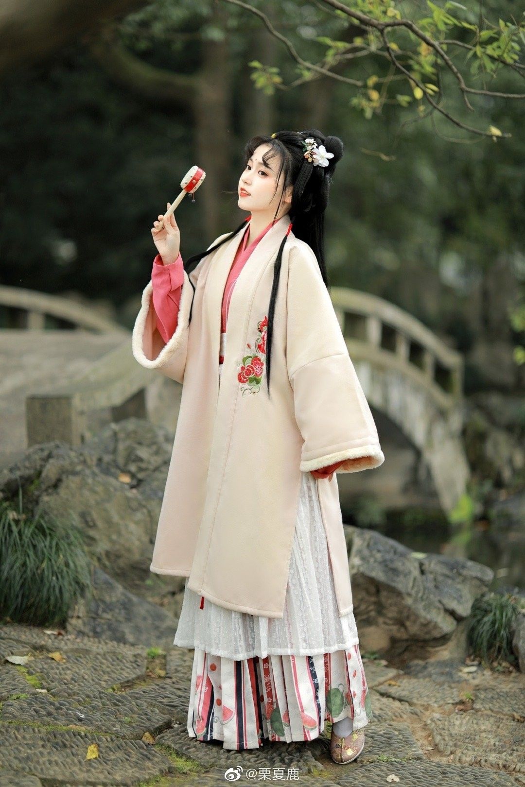 One-Year-Old Girls Traditional Chinese Hanfu Fashion Celebration One-Year-Old Girls Traditional Chinese Hanfu Fashion Celebration