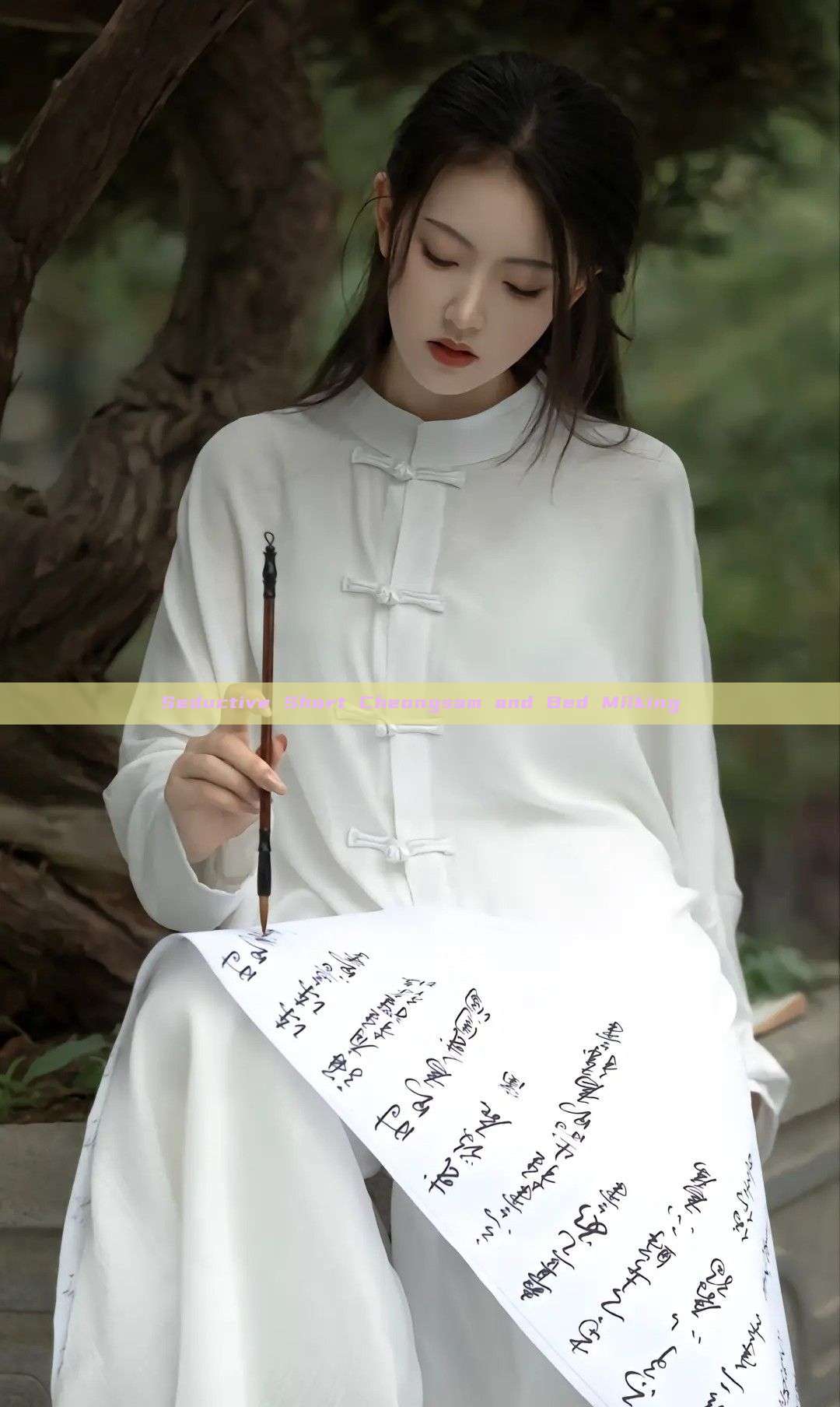 Seductive Short Cheongsam and Bed Milking Seductive Short Cheongsam and Bed Milking