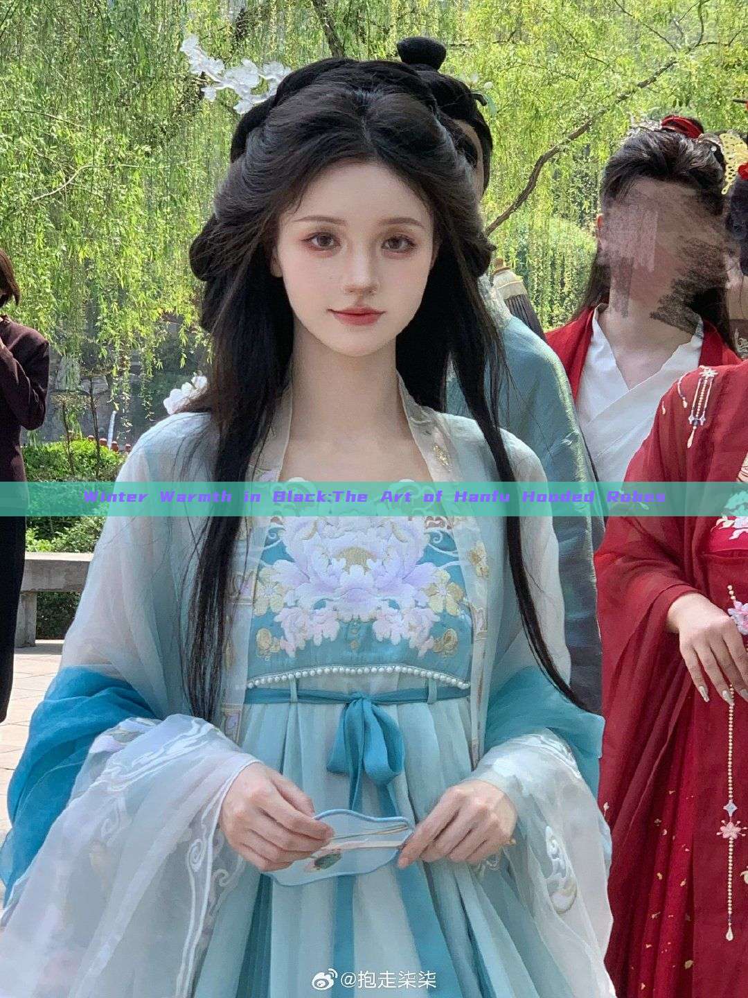Winter Warmth in Black:The Art of Hanfu Hooded Robes Winter Warmth in Black:The Art of Hanfu Hooded Robes