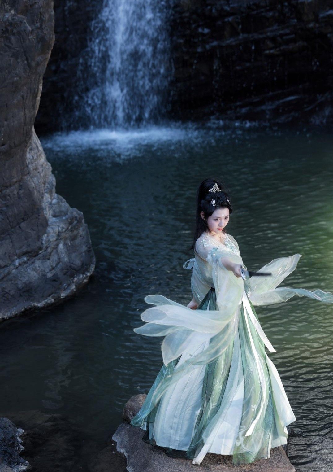 Forever Changan:The Revival of Hanfu Traditional Chinese Clothing Forever Changan:The Revival of Hanfu Traditional Chinese Clothing