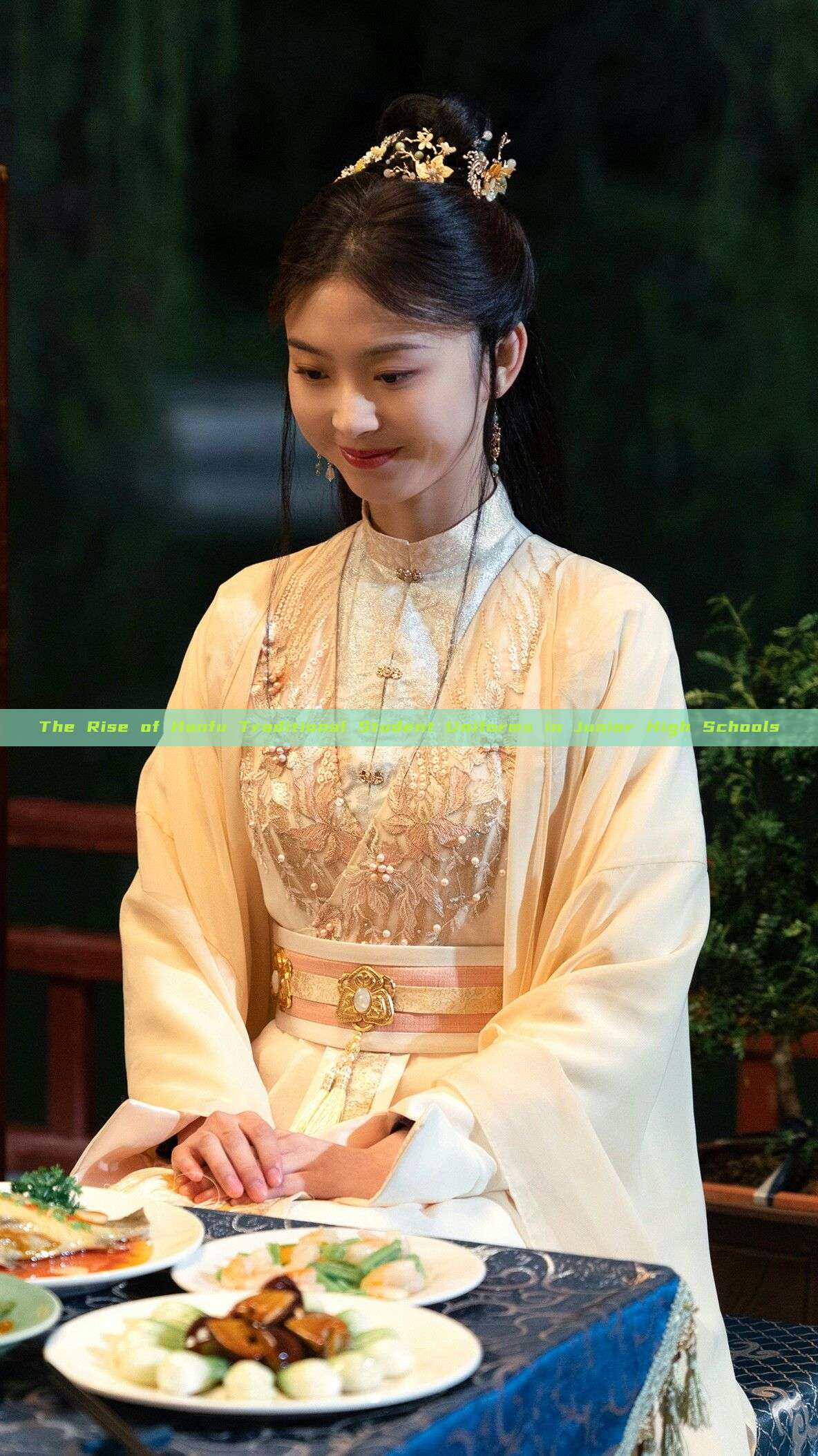 The Rise of Hanfu Traditional Student Uniforms in Junior High Schools