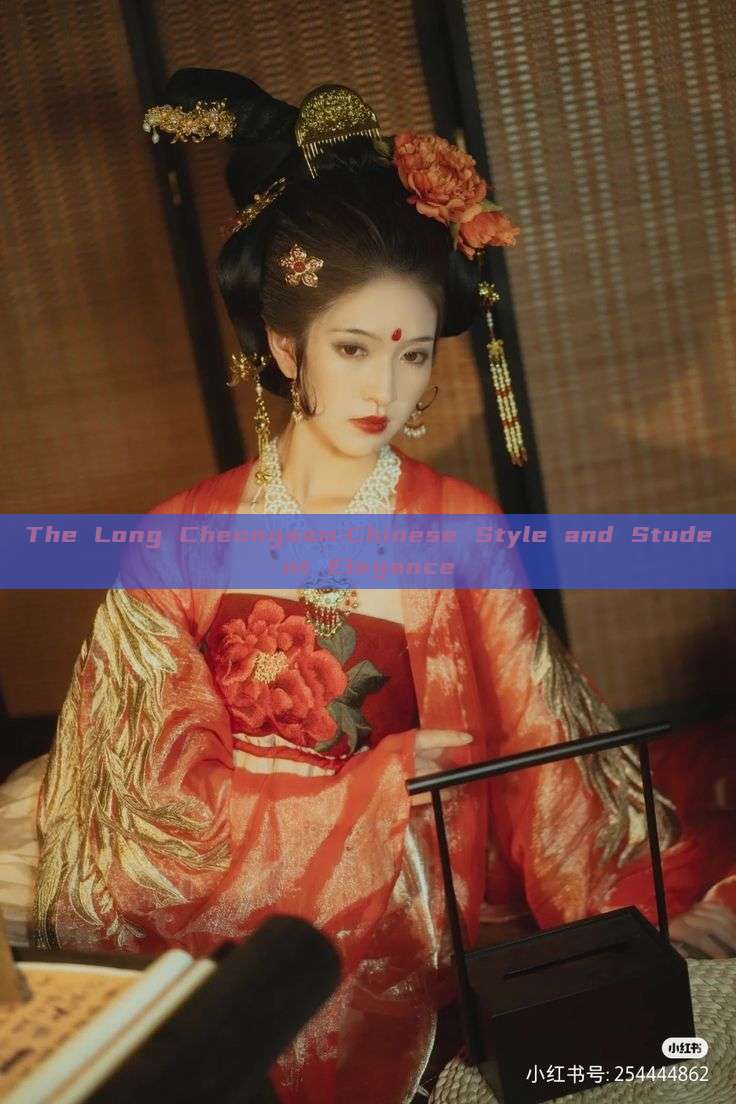 The Long Cheongsam:Chinese Style and Student Elegance The Long Cheongsam:Chinese Style and Student Elegance