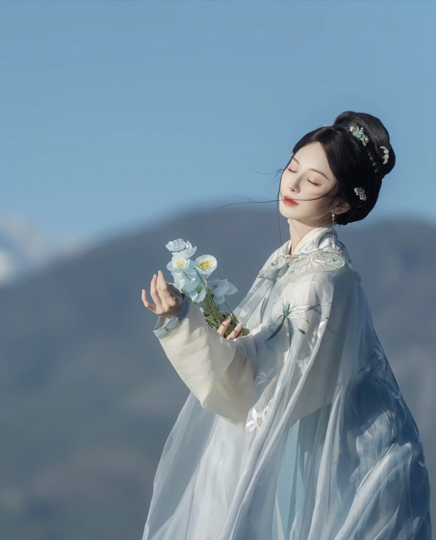 The Seductive Charm of Cheongsam:Enticing Intimacies on the Bed The Seductive Charm of Cheongsam:Enticing Intimacies on the Bed