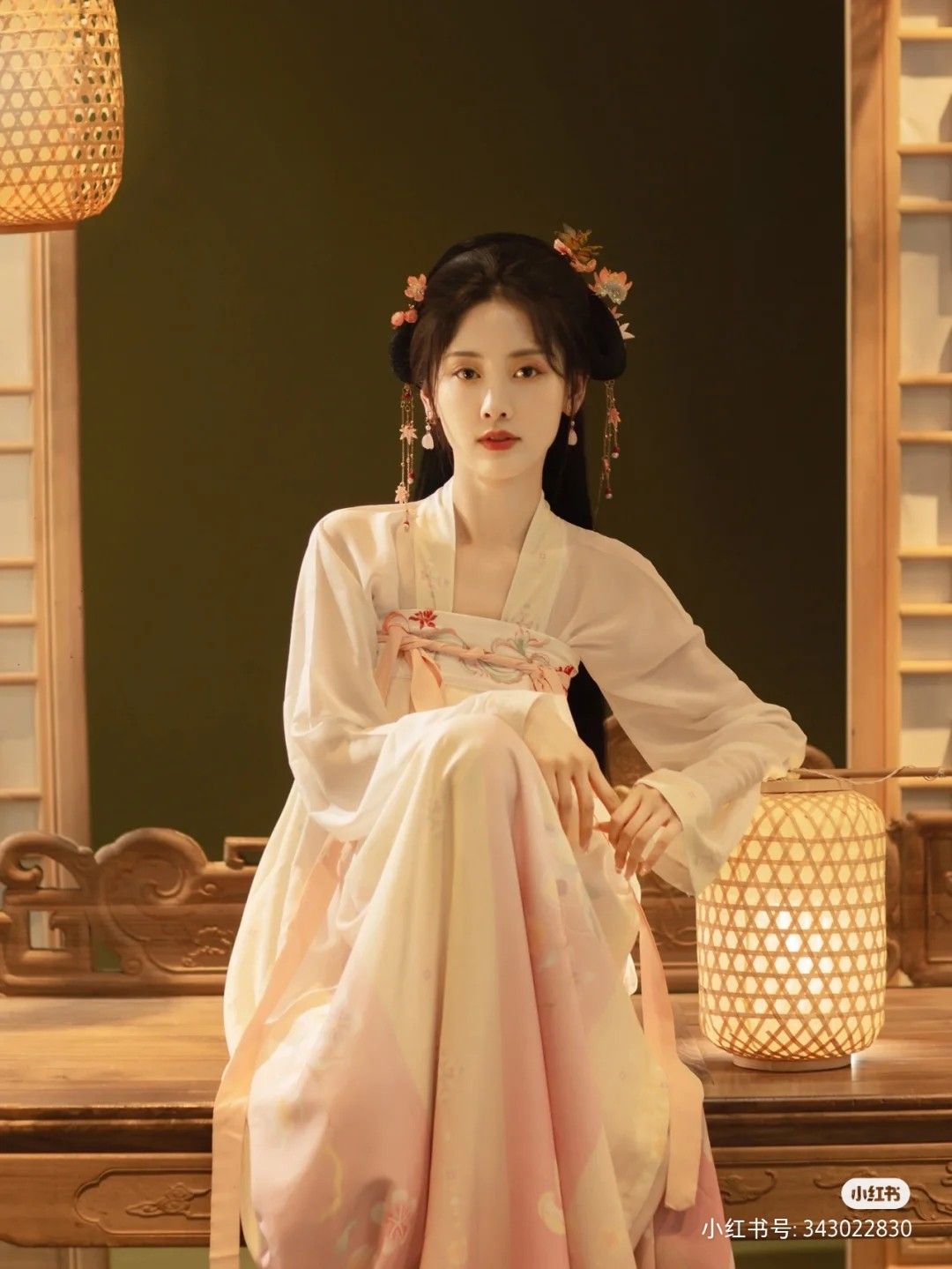 Charming Mini-Style:The Art of Wearing Cheongsam-Style Blouses in Summer for Women of Short Stature Charming Mini-Style:The Art of Wearing Cheongsam-Style Blouses in Summer for Women of Short Stature