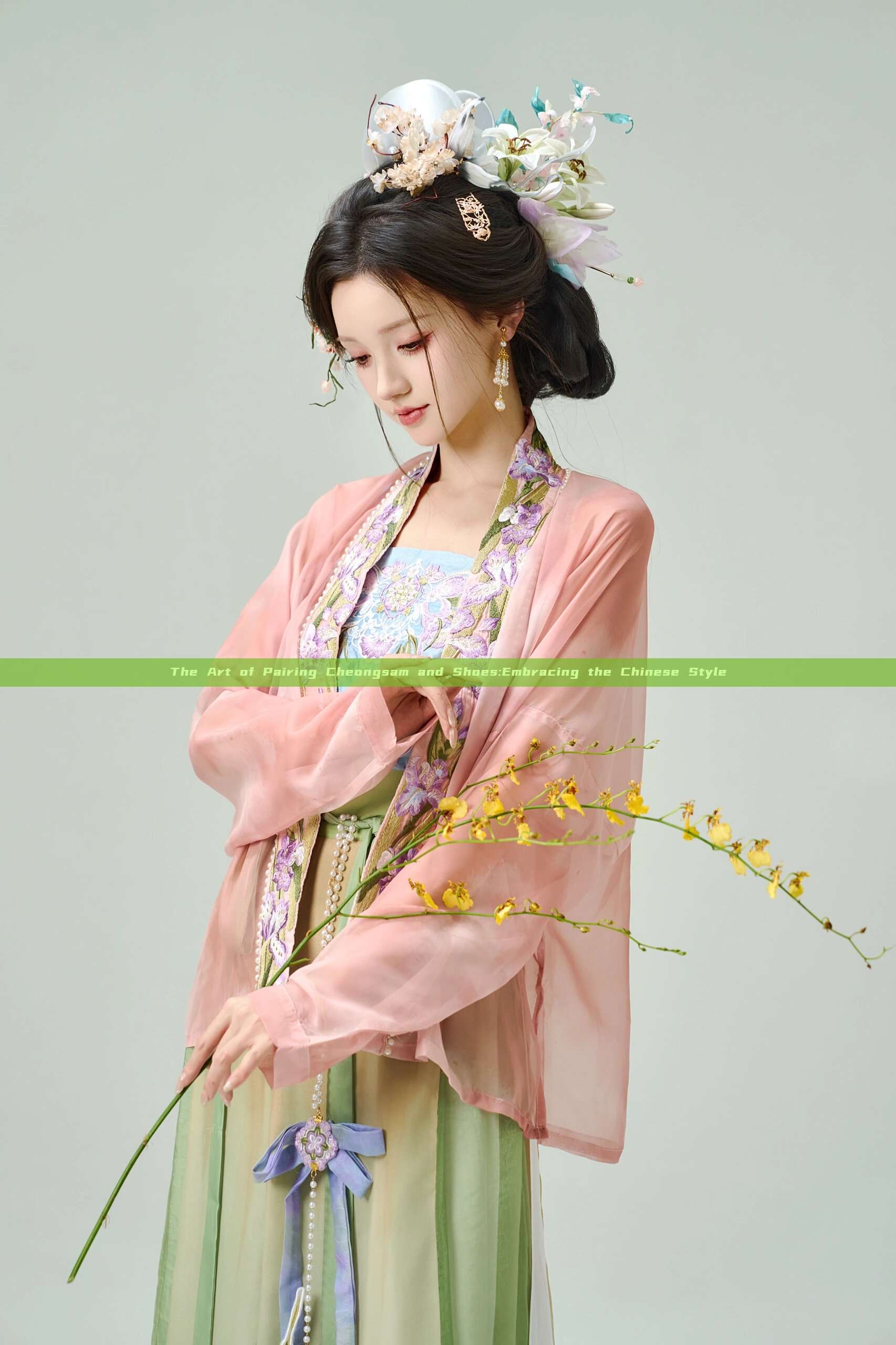 The Art of Pairing Cheongsam and Shoes:Embracing the Chinese Style The Art of Pairing Cheongsam and Shoes:Embracing the Chinese Style