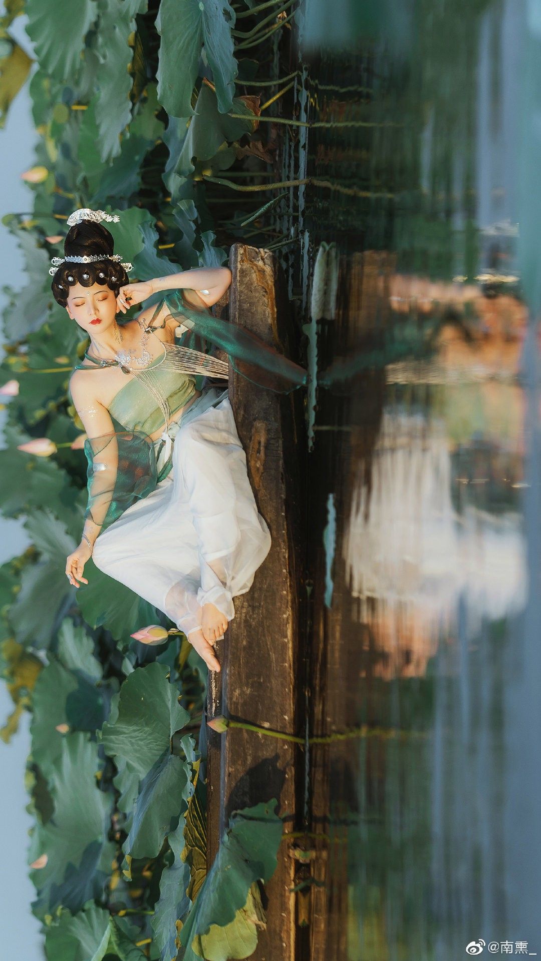 Qiqis Cheongsam Style:Embracing the Retro Glamour of Traditional Chinese Elegance Qiqis Cheongsam Style:Embracing the Retro Glamour of Traditional Chinese Elegance