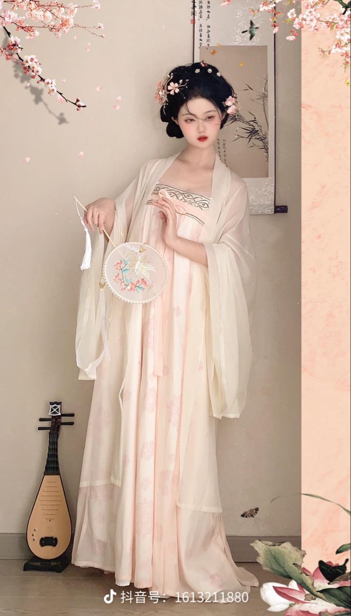The Splendor of Hanfu:The Traditional Clothing of Han Women in Ancient China The Splendor of Hanfu:The Traditional Clothing of Han Women in Ancient China