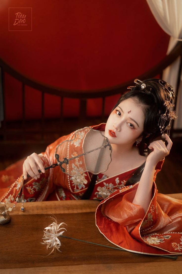 The Journey of a 13-Year-Old Girl into the World of Hanfu:A Fifth-Grade Journey The Journey of a 13-Year-Old Girl into the World of Hanfu:A Fifth-Grade Journey