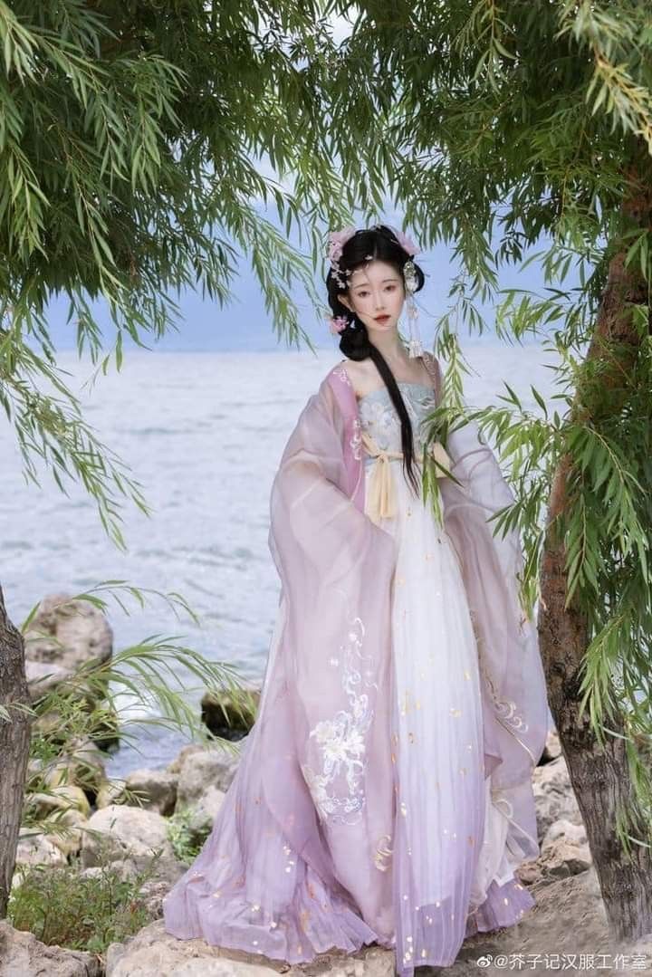 Luxury Long Silk Cheongsam:A Guide to Quality and Style Luxury Long Silk Cheongsam:A Guide to Quality and Style