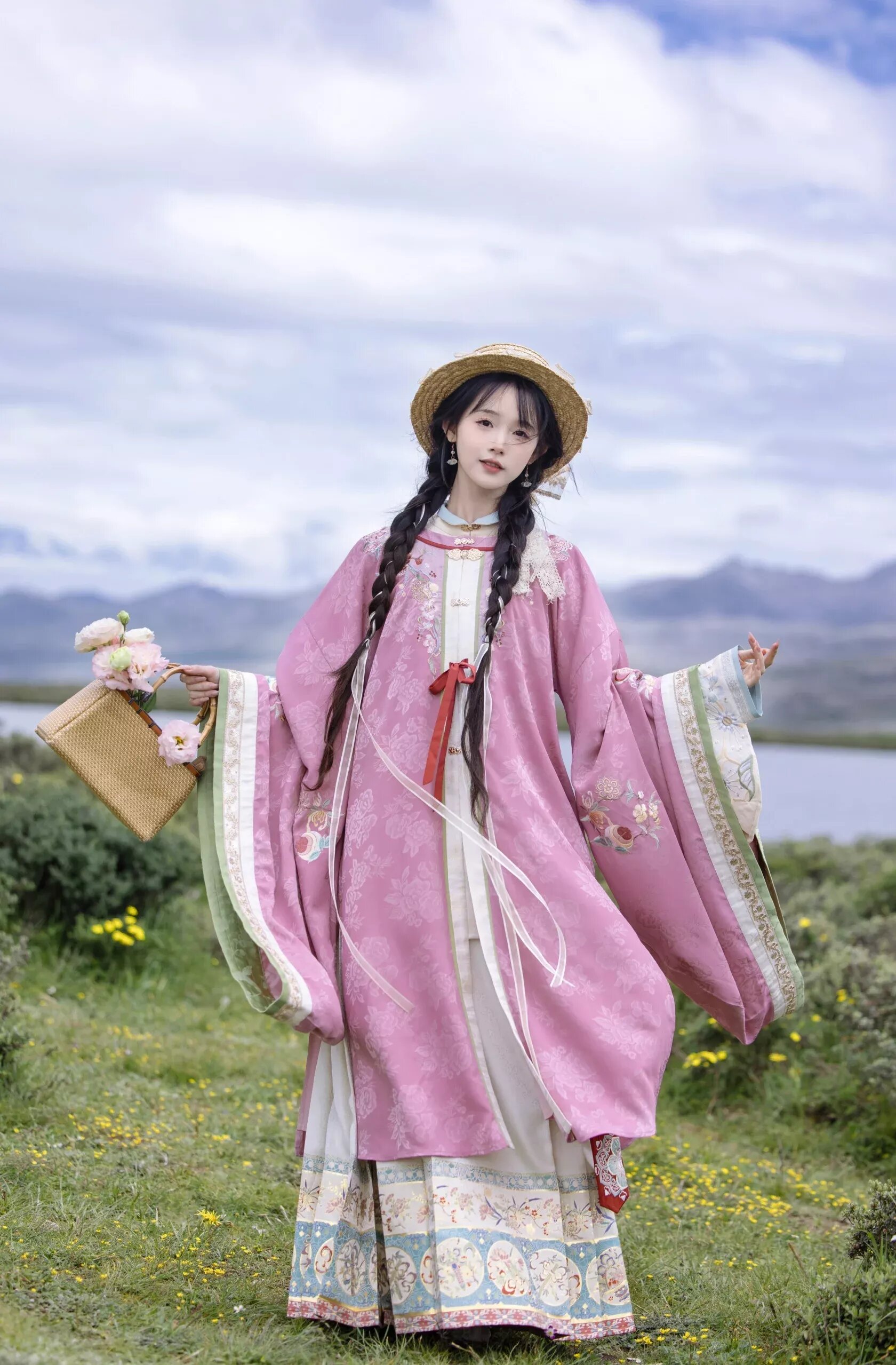 The Merging of Hanfu and Lolita:A Cultural Tapestry of Eastern and Western Influences The Merging of Hanfu and Lolita:A Cultural Tapestry of Eastern and Western Influences
