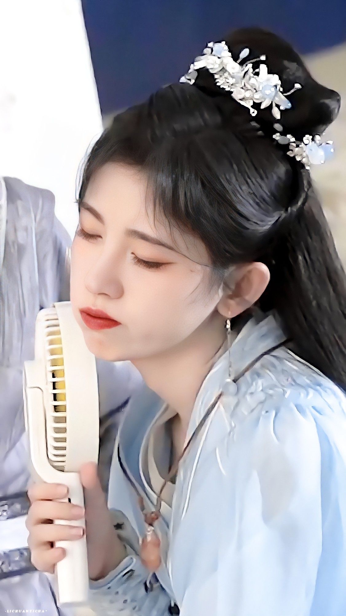 Elegance in the Mountain Streams:The Revival of Hanfu Traditional Chinese Clothing Elegance in the Mountain Streams:The Revival of Hanfu Traditional Chinese Clothing