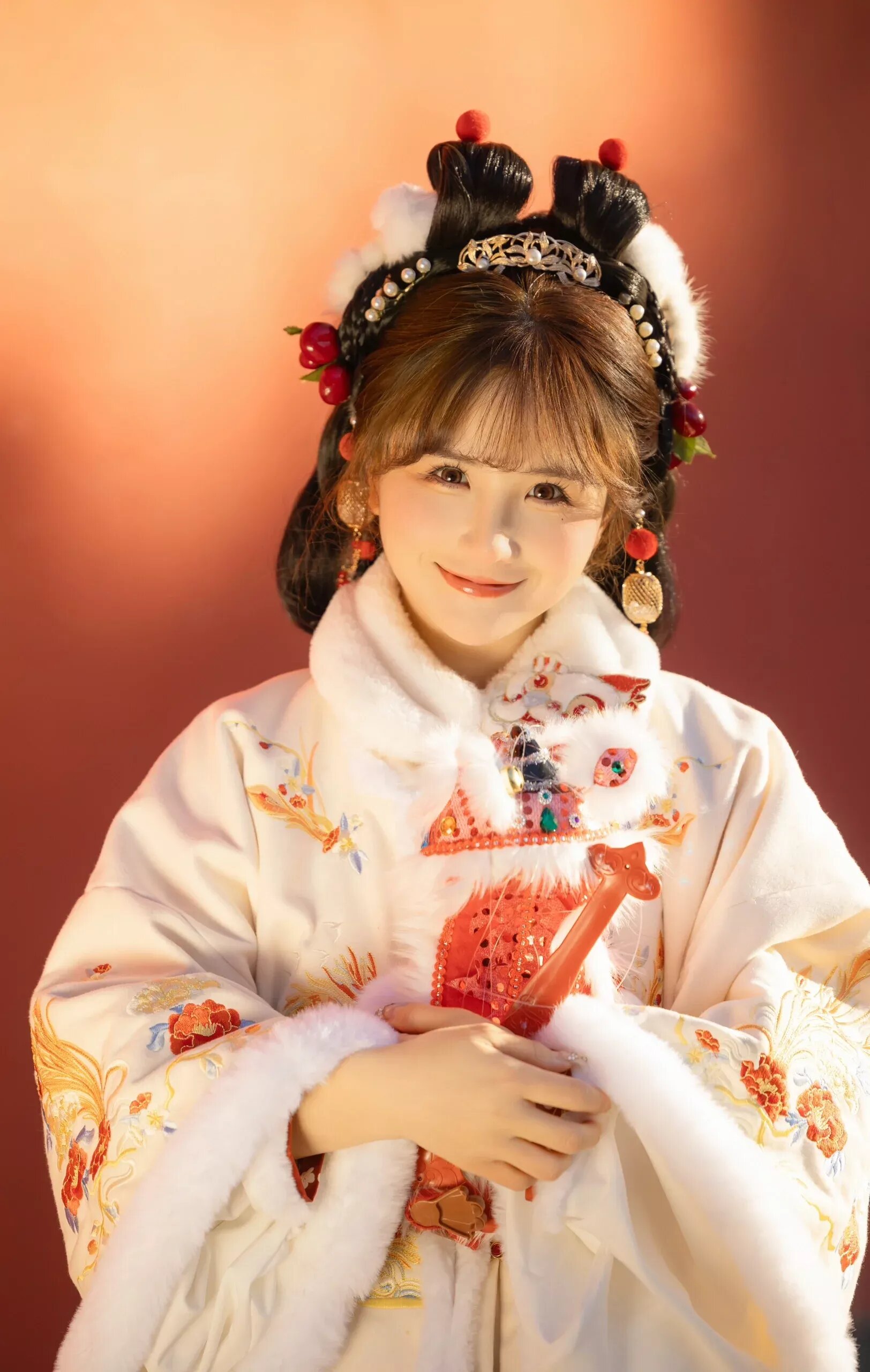 Encountering the Divine Deer in a Yao Ethnic Hanfu Shoe Encountering the Divine Deer in a Yao Ethnic Hanfu Shoe