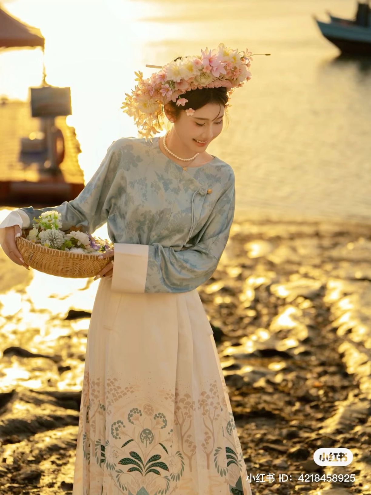 Qipao:A Glimpse into the Splendid Beauty of Traditional Chinese Dress