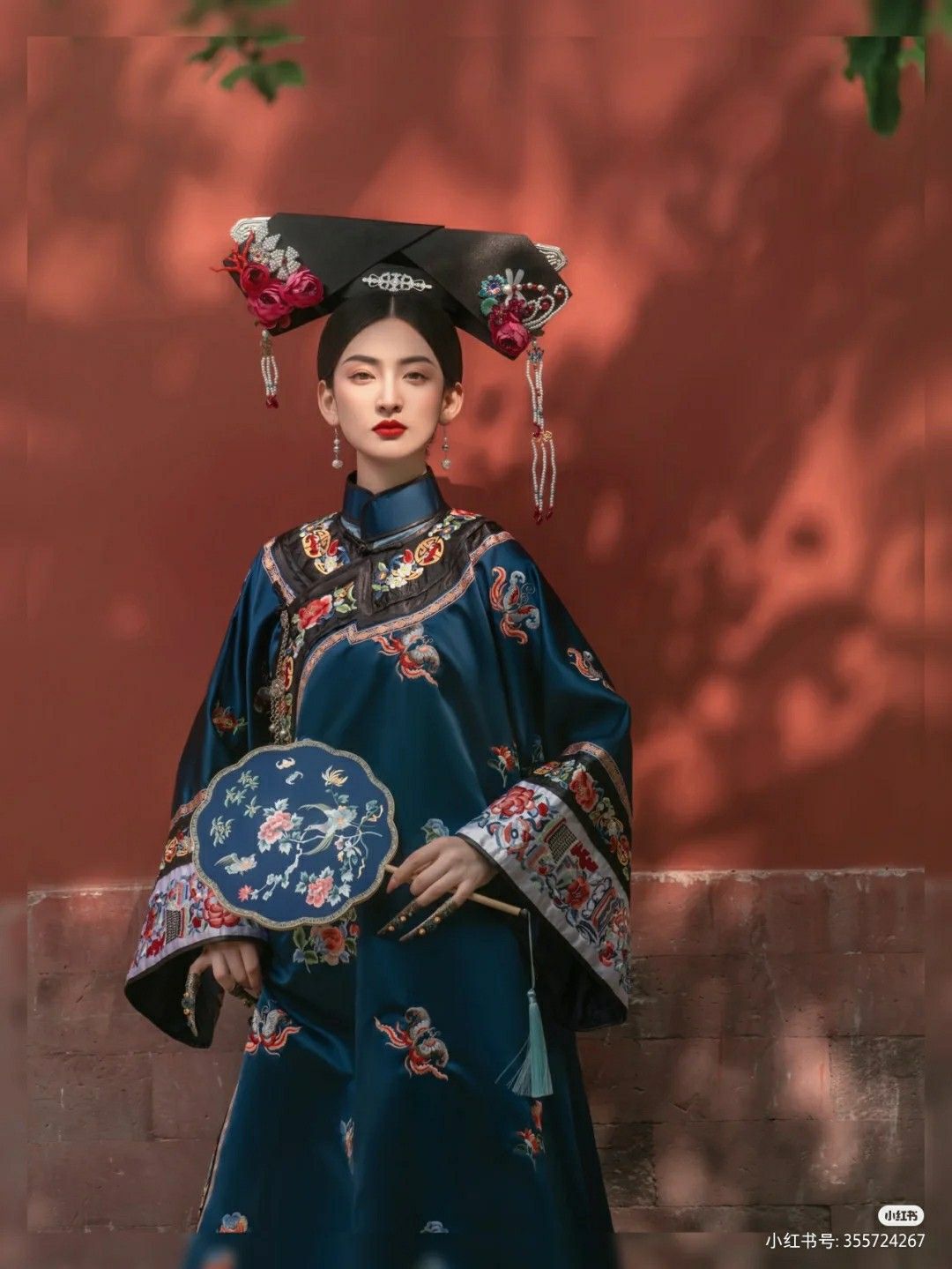 Slimming Effects of Original Hanfu Styles in the Charm of Huaxizi