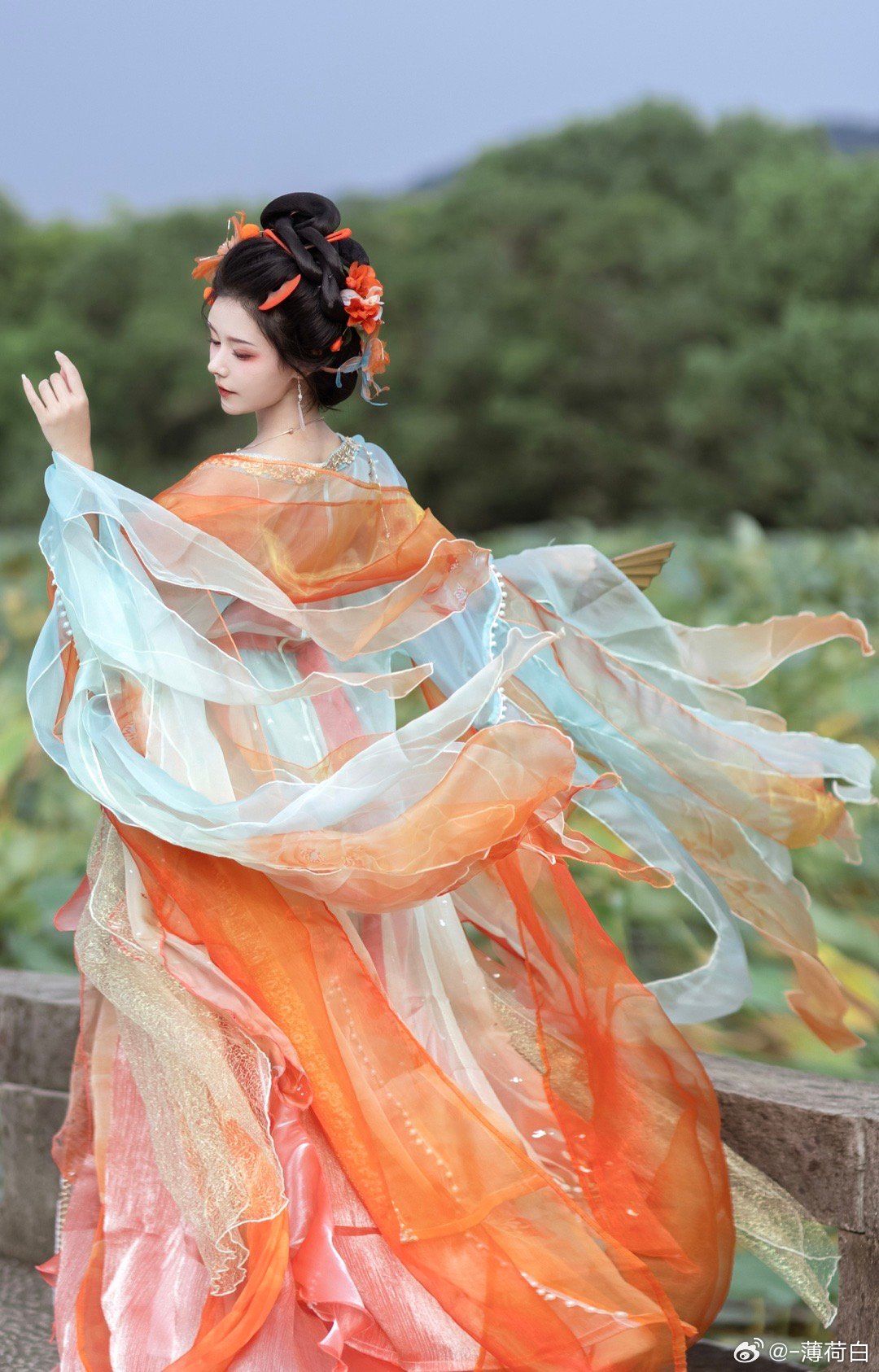 Chinese Cheongsam:A Symbol of Traditional Elegance Chinese Cheongsam:A Symbol of Traditional Elegance