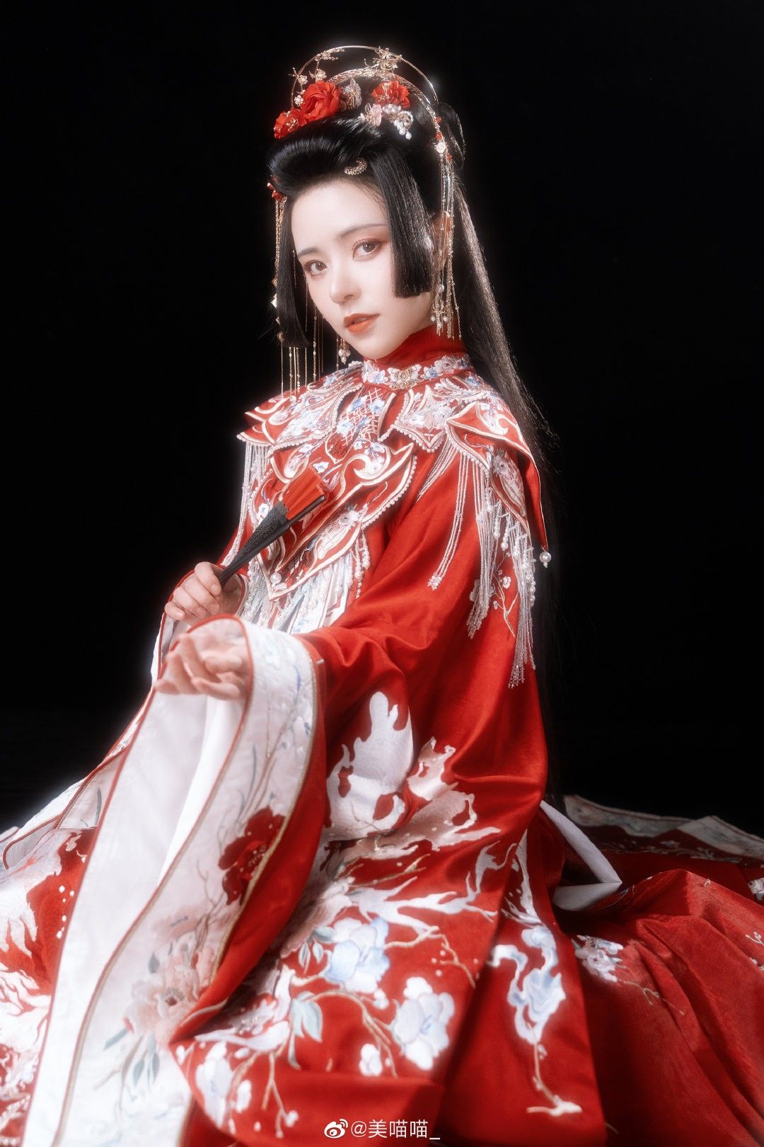 New Years Celebration in Traditional Chinese Style:The Revival of Hanfu Fashion New Years Celebration in Traditional Chinese Style:The Revival of Hanfu Fashion
