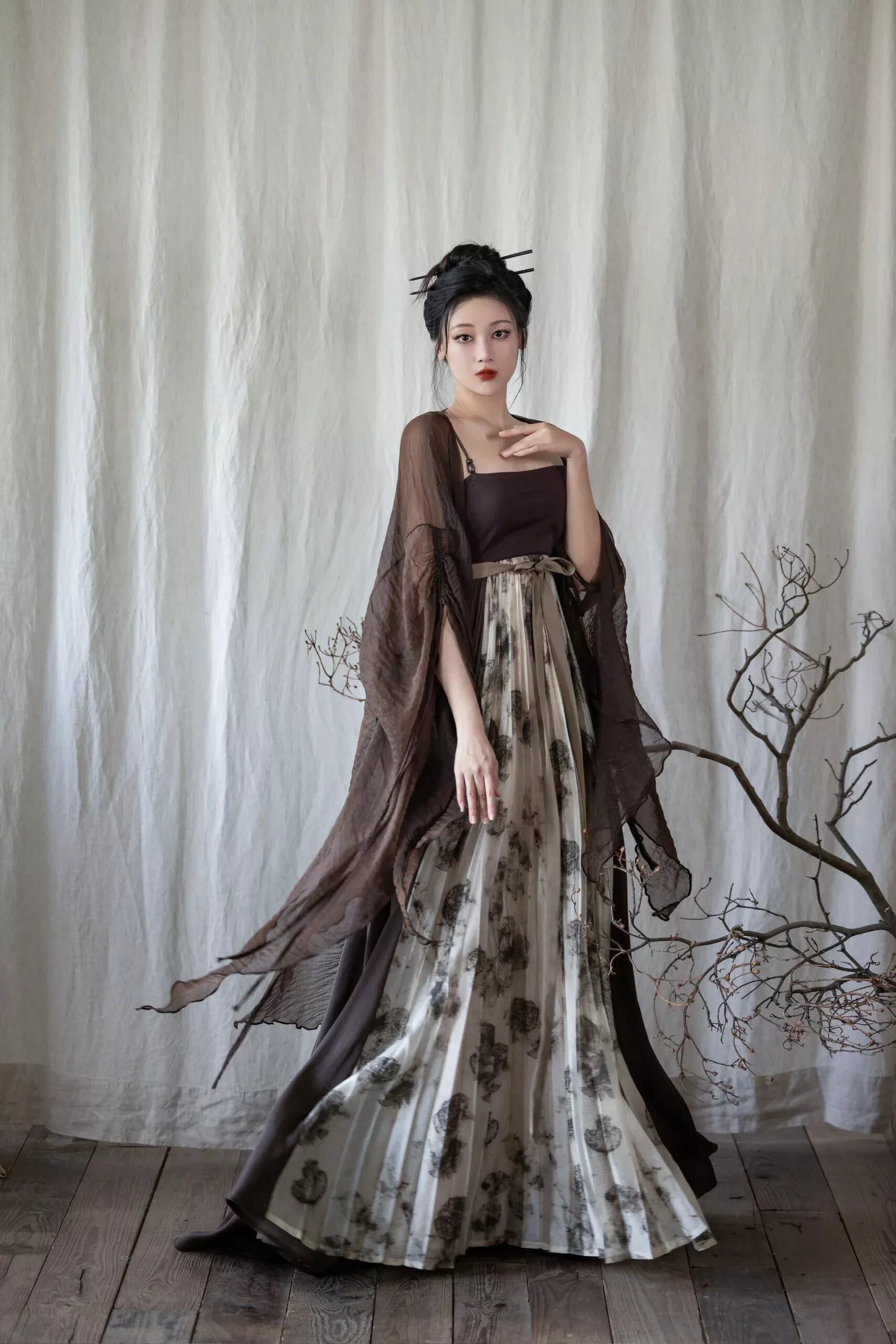 The Splendor of a Horseface Skirt:Purple Embroidery with Gold Threads