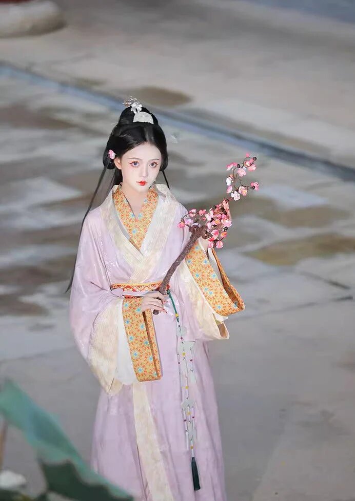 Embracing the Traditional:Plus-Size Hanzhi Fashion for the Curvier Body Embracing the Traditional:Plus-Size Hanzhi Fashion for the Curvier Body